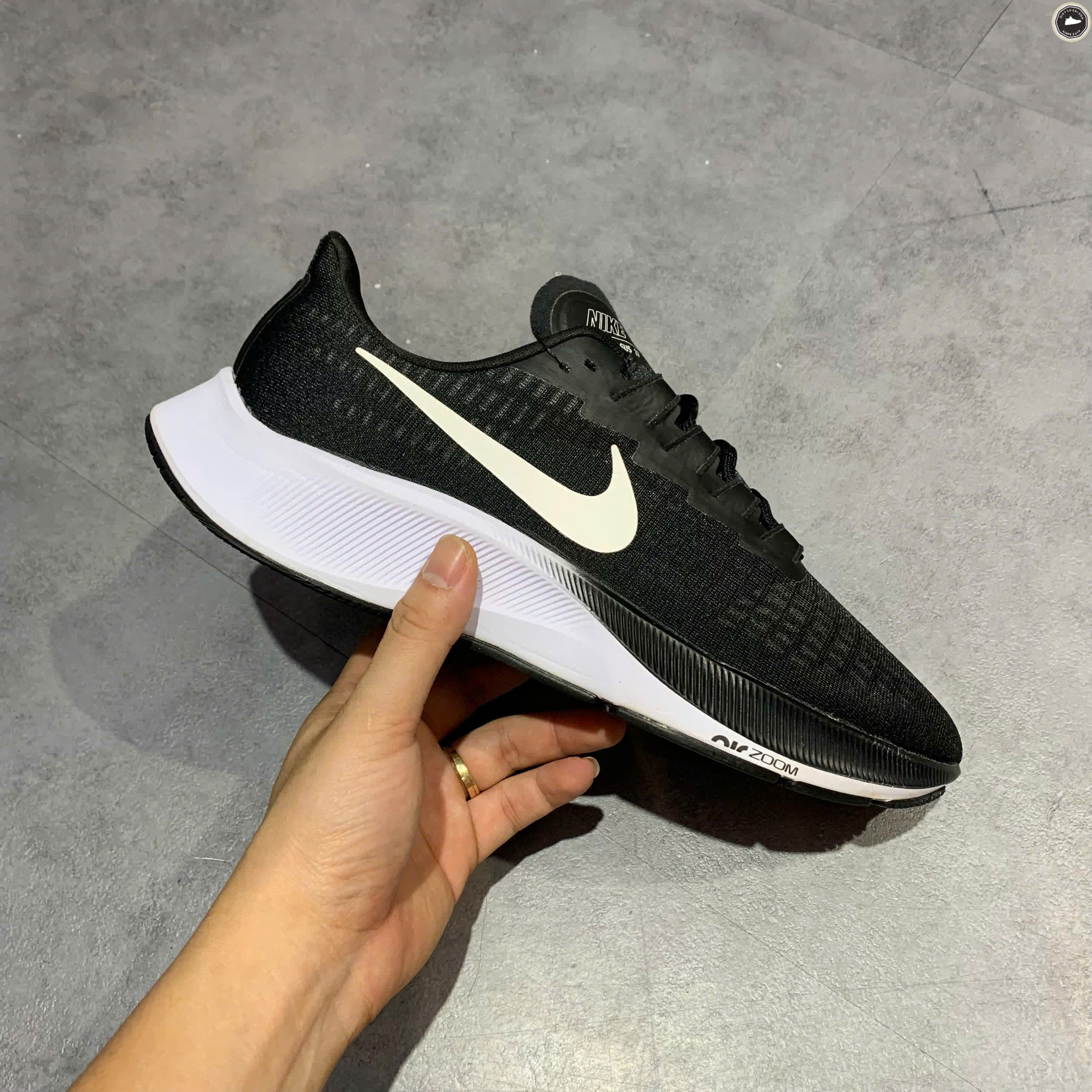 NIKE AIR ZOOM PEGASUS 37 'BLACK WHITE' BQ9646-002 SIZE 43 - GIÀY 2HAND CHÍNH HÃNG