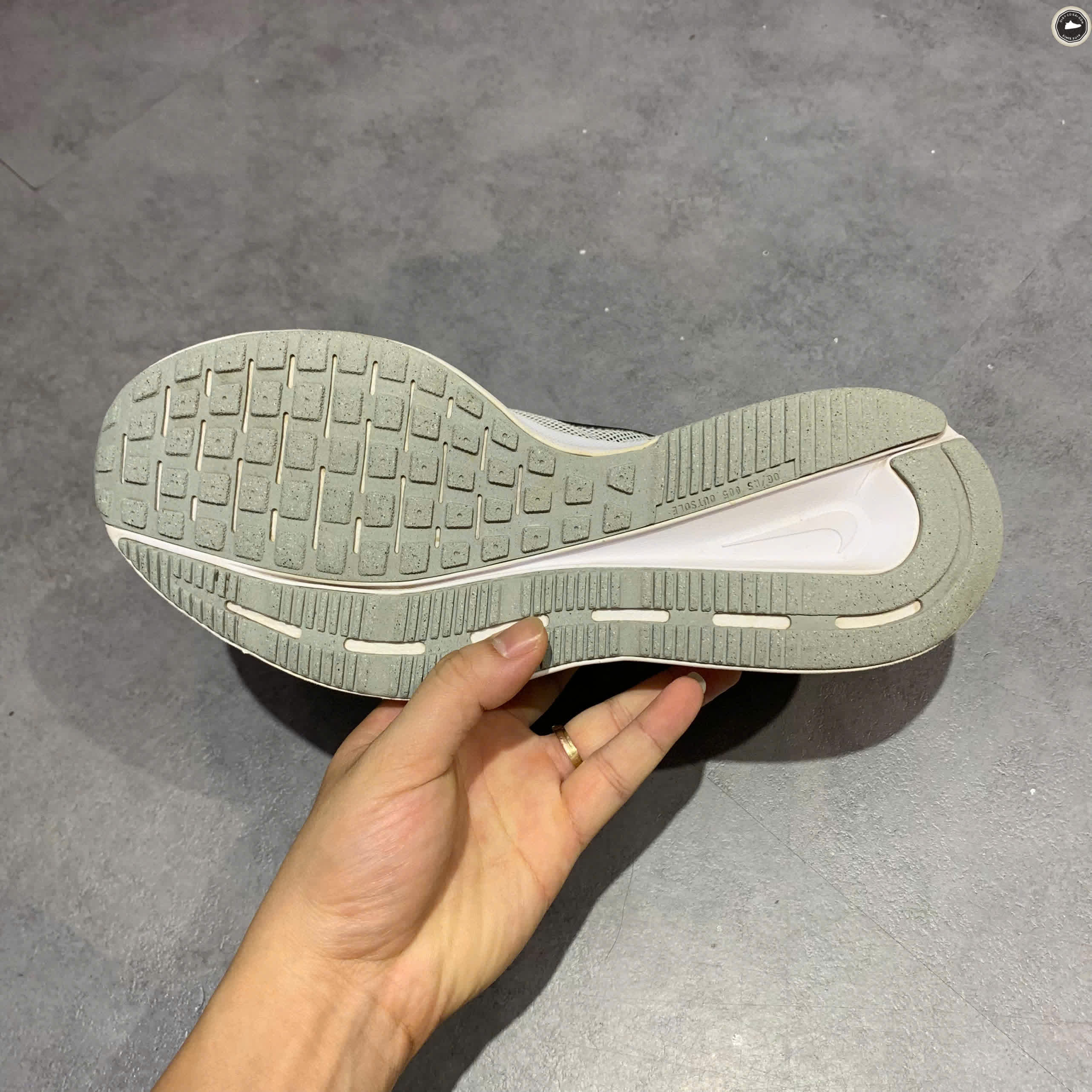 NIKE RUN SWIFT 3 'PHOTON DUST BLACK' DR2695-005 SIZE 43 - GIÀY 2HAND CHÍNH HÃNG