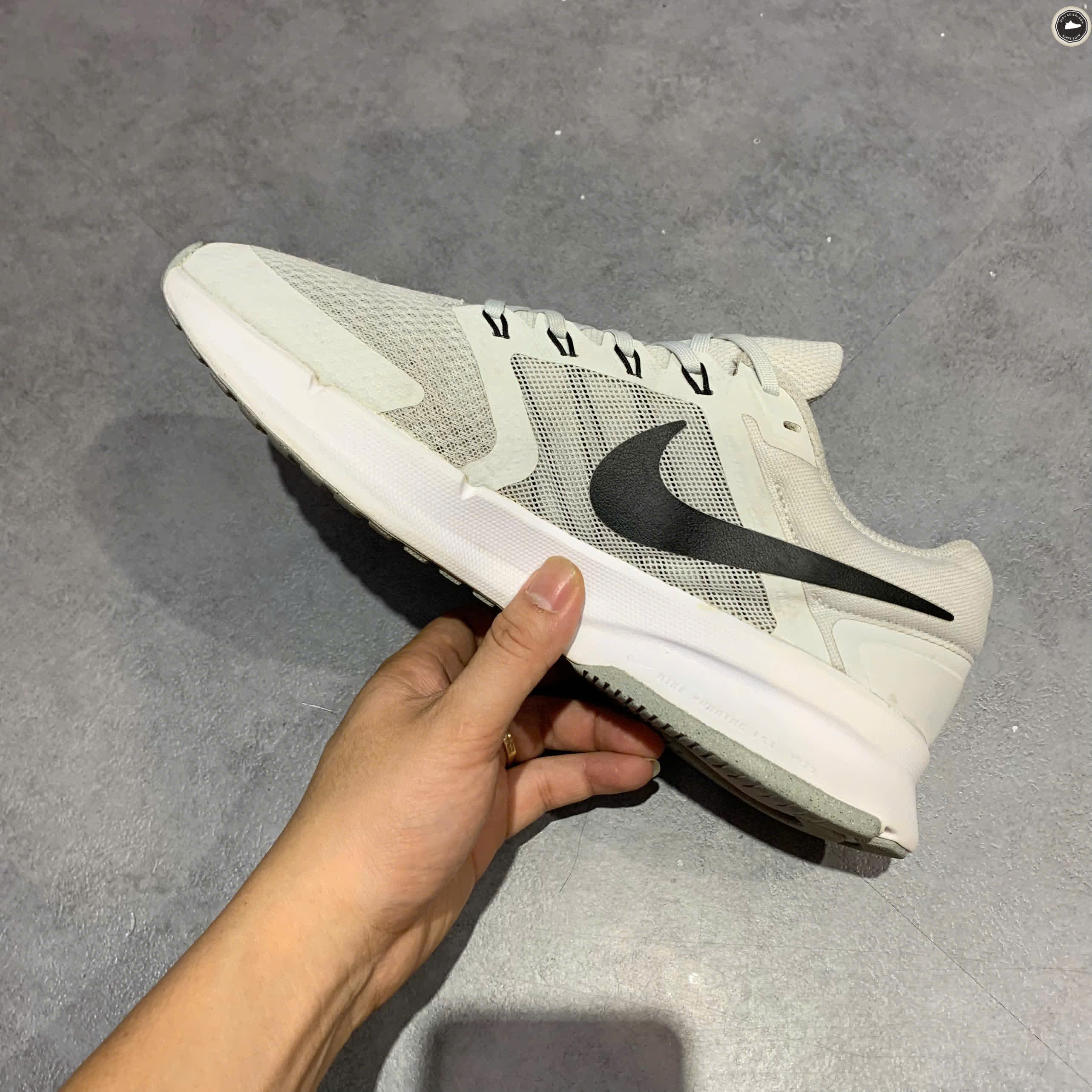 NIKE RUN SWIFT 3 'PHOTON DUST BLACK' DR2695-005 SIZE 43 - GIÀY 2HAND CHÍNH HÃNG