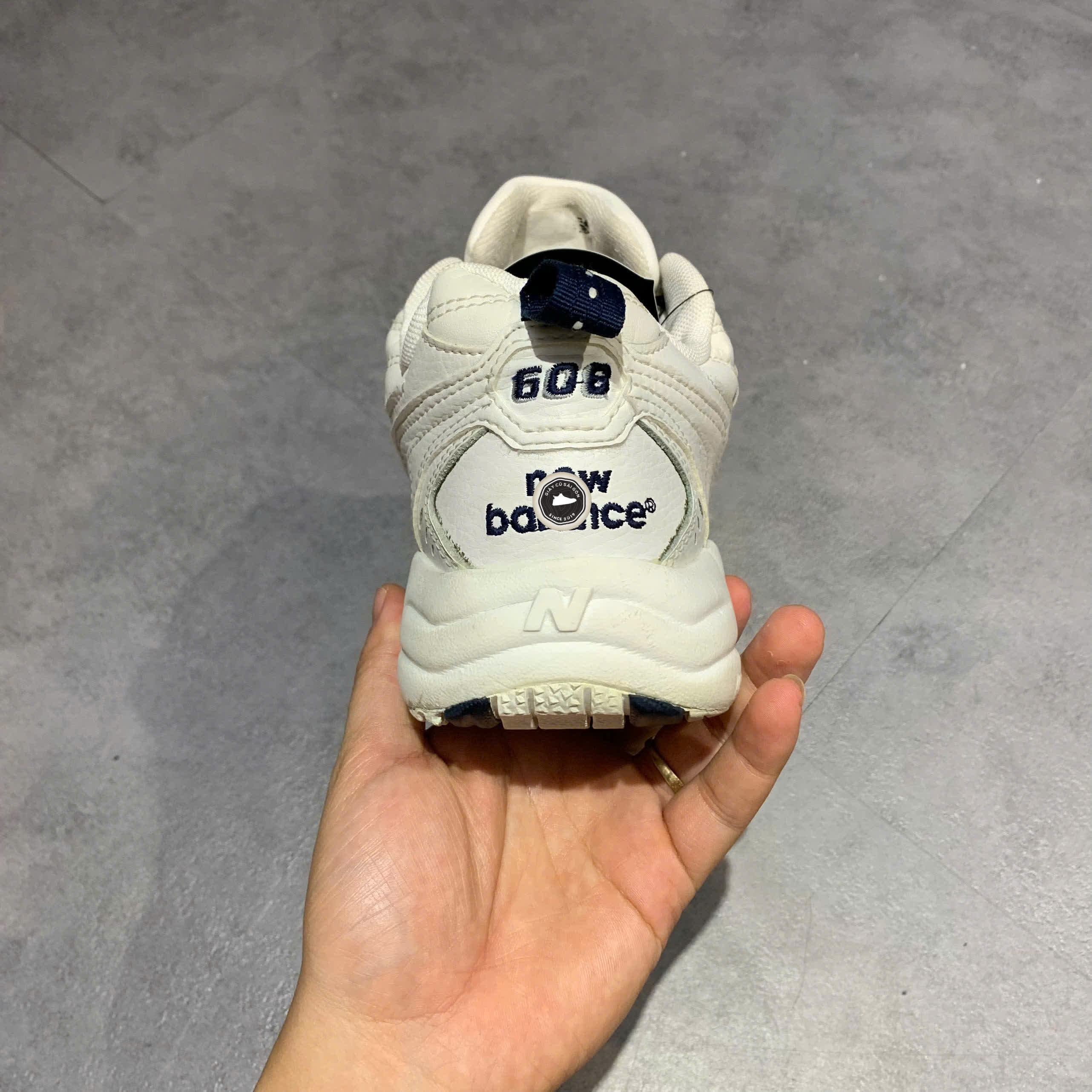 GIÀY NEW BALANCE 608V1 WHITE MX608WT SIZE 39 – GIÀY 2HAND CHÍNH HÃNG