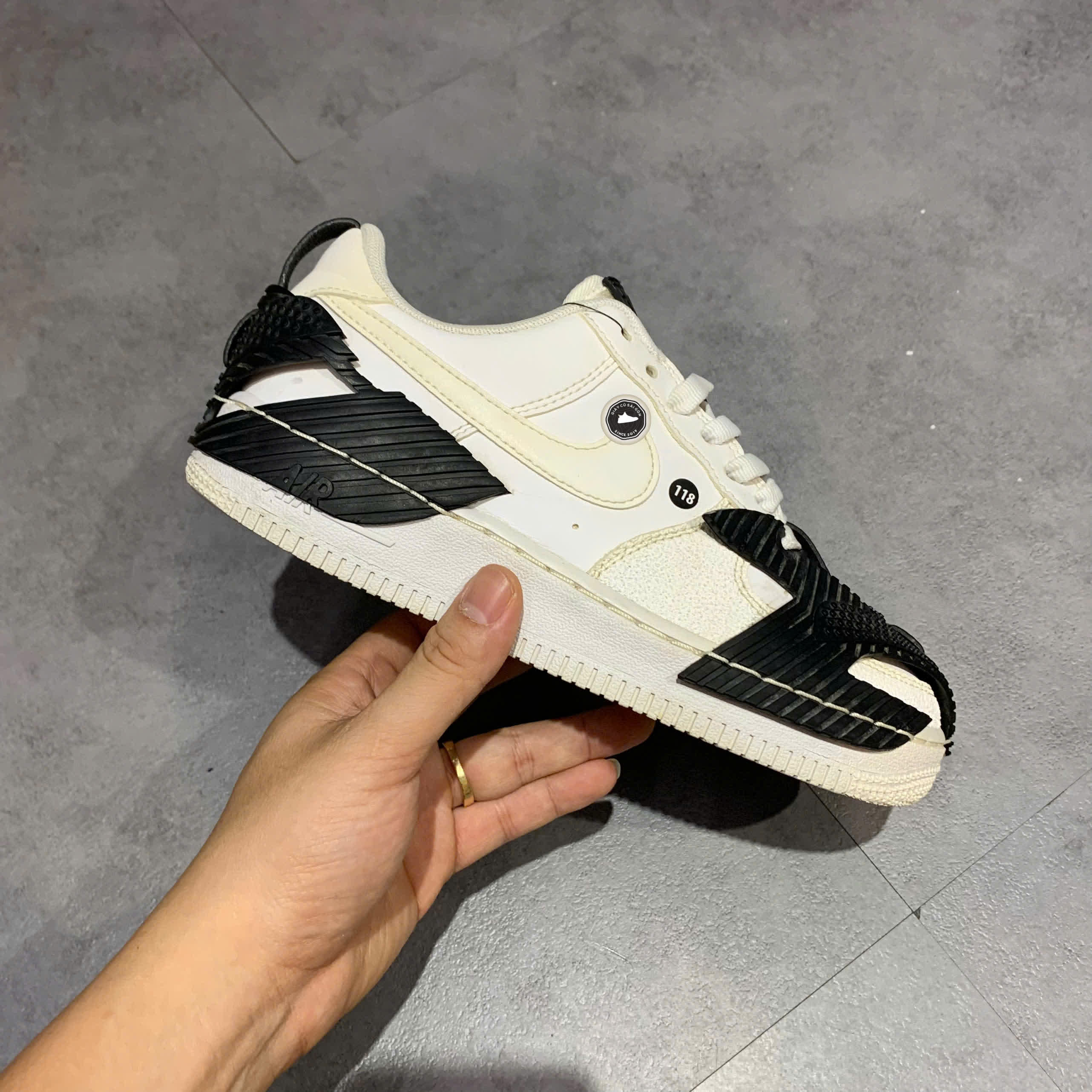AIR FORCE 1 NDSTRKT 'WHITE BLACK' CZ3596 100 SIZE 36 - GIÀY 2HAND CHÍNH HÃNG