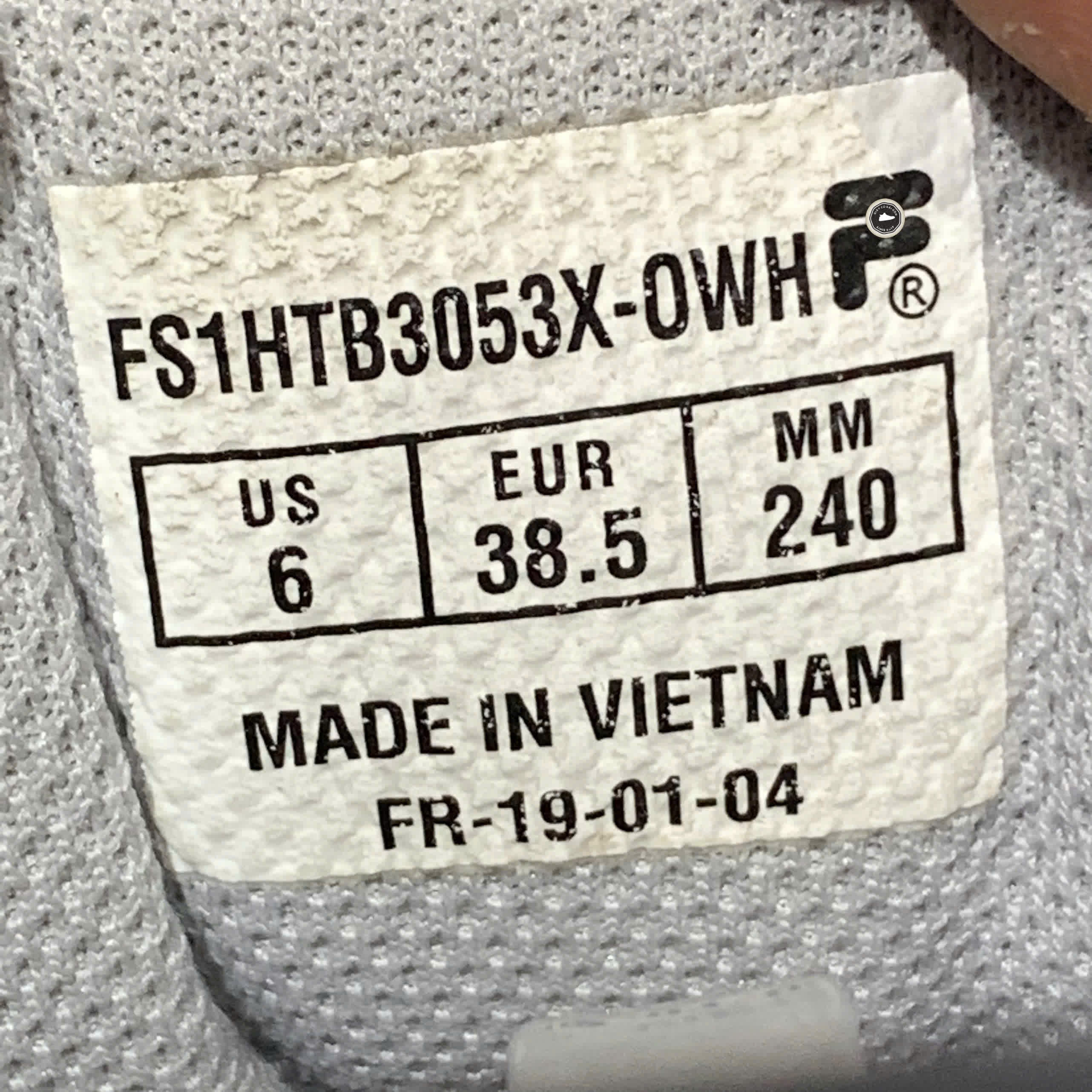 GIÀY FILA RAVAGEMENT PLUS 2000 FS1HTB3053X-OWH SIZE 38.5 – GIÀY 2HAND CHÍNH HÃNG