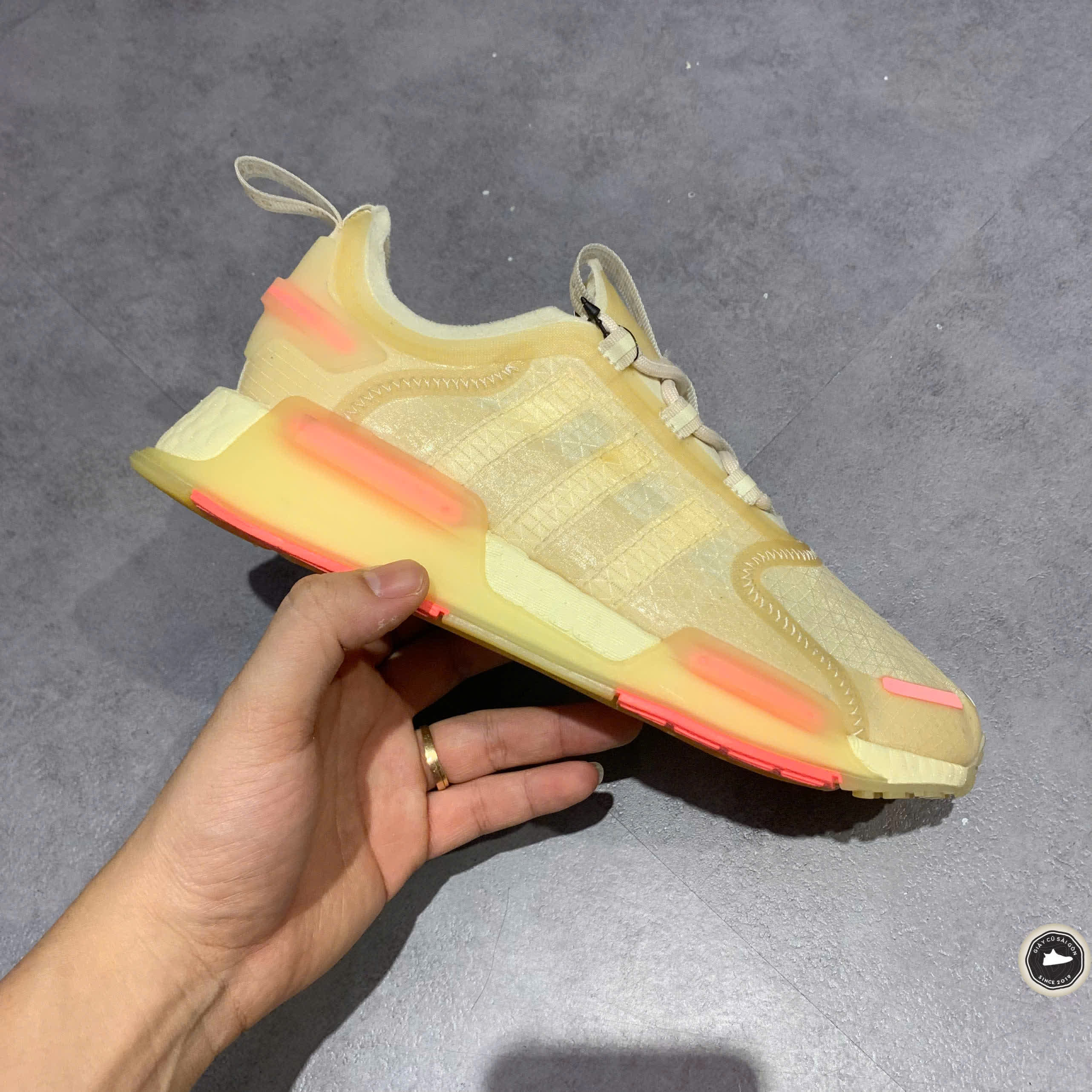 Yellow Tint Adidas Nmd 42 Yellow ADIDAS NMD R1 USED SIZE YELLOW