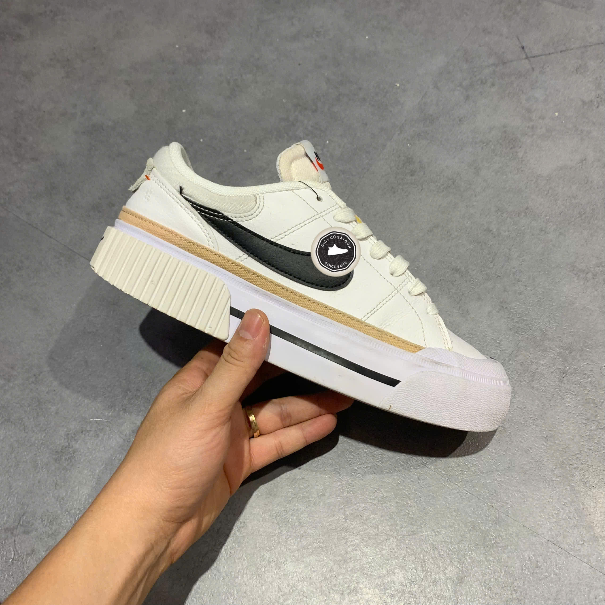 GIÀY NIKE COURT LEGACY LIFT DM7590-100 SIZE 38.5 – GIÀY 2HAND CHÍNH HÃNG