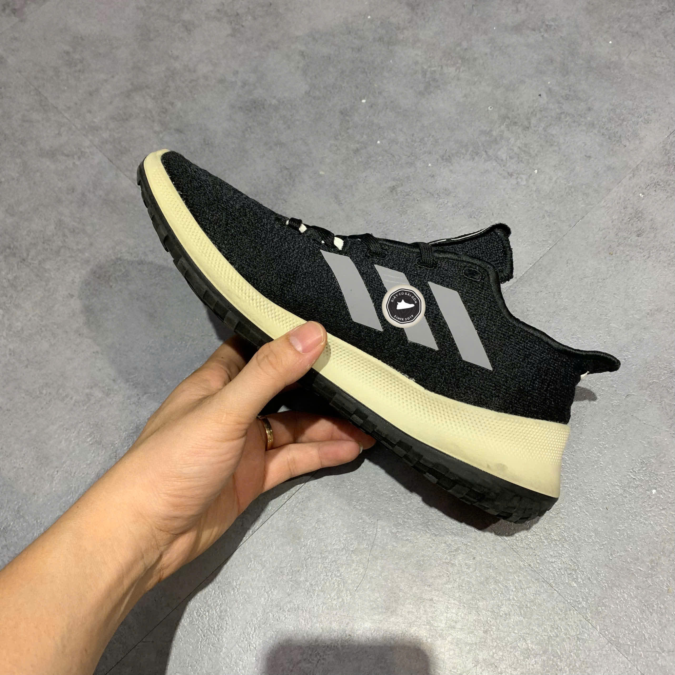 ADIDAS SENSEBOUNCE 'CORE BLACK' – G27384 – SIZE 38 2/3 – GIÀY 2HAND CHÍNH HÃNG