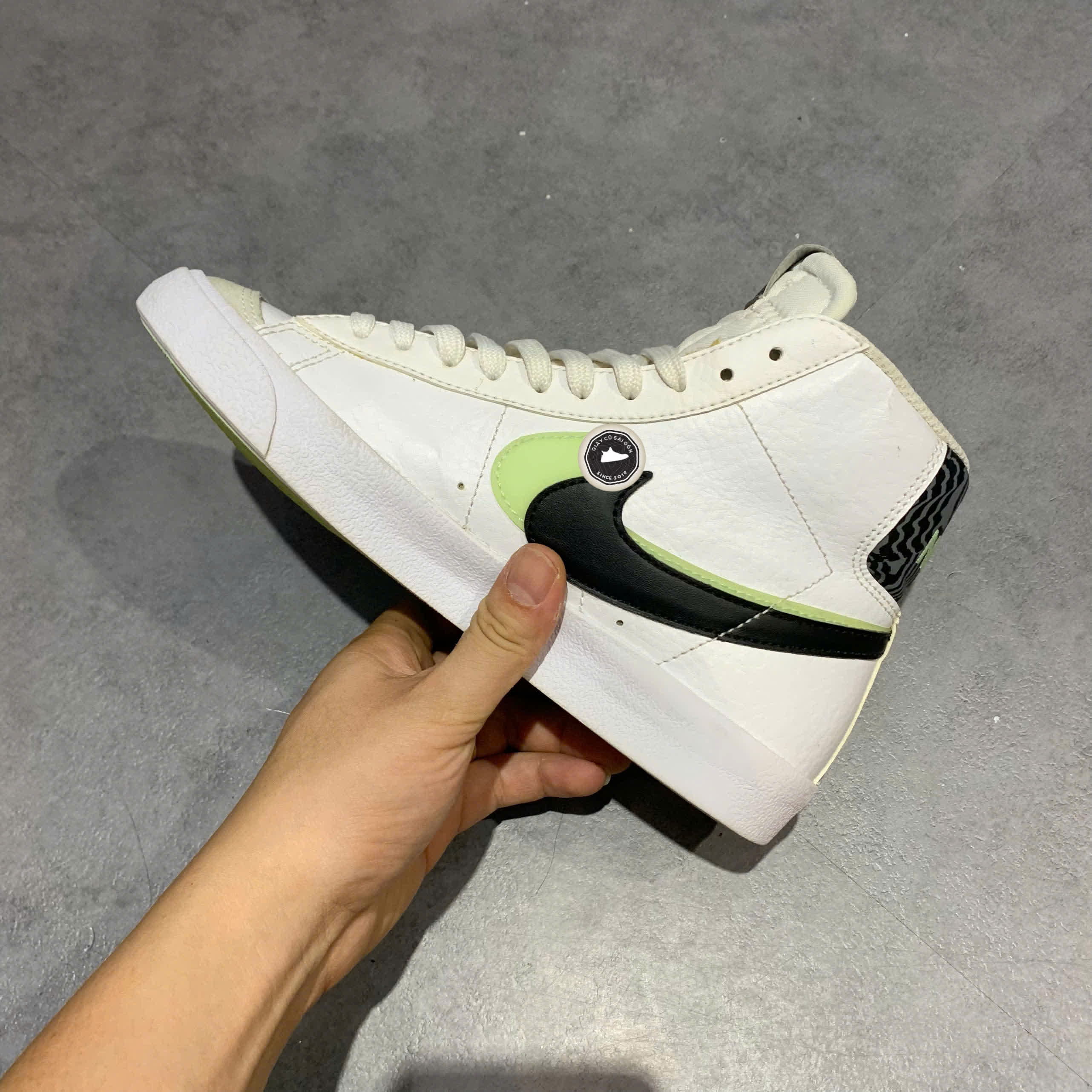 NIKE BLAZER MID '77 SE GS 'DOUBLE SWOOSH – WHITE/VAPOR GREEN' – DD1847 100 – SIZE 38 – GIÀY 2HAND CHÍNH HÃNG