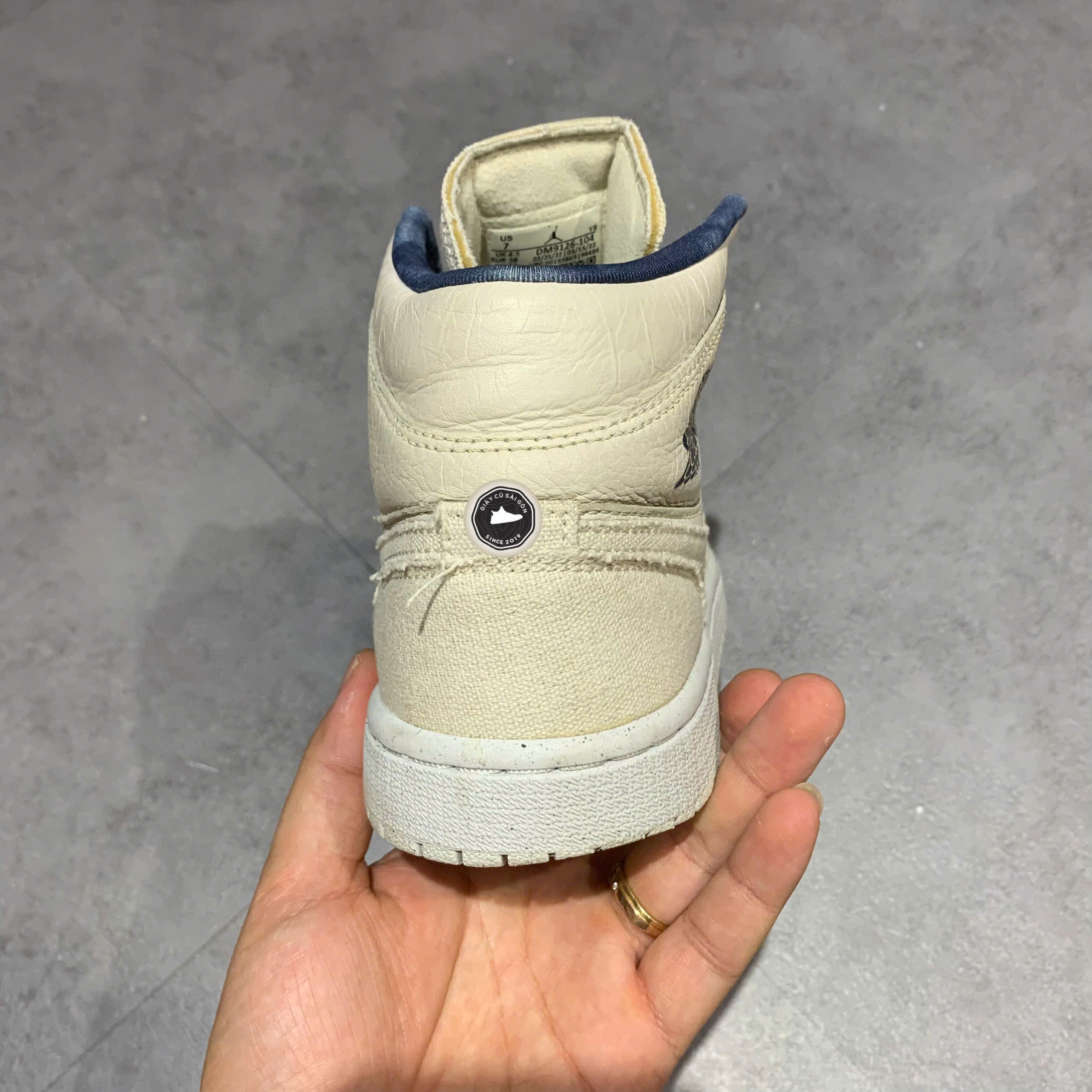 AIR JORDAN 1 MID SE 'SANDDRIFT' – DM9126 104 – SIZE 38 – GIÀY 2HAND CHÍNH HÃNG