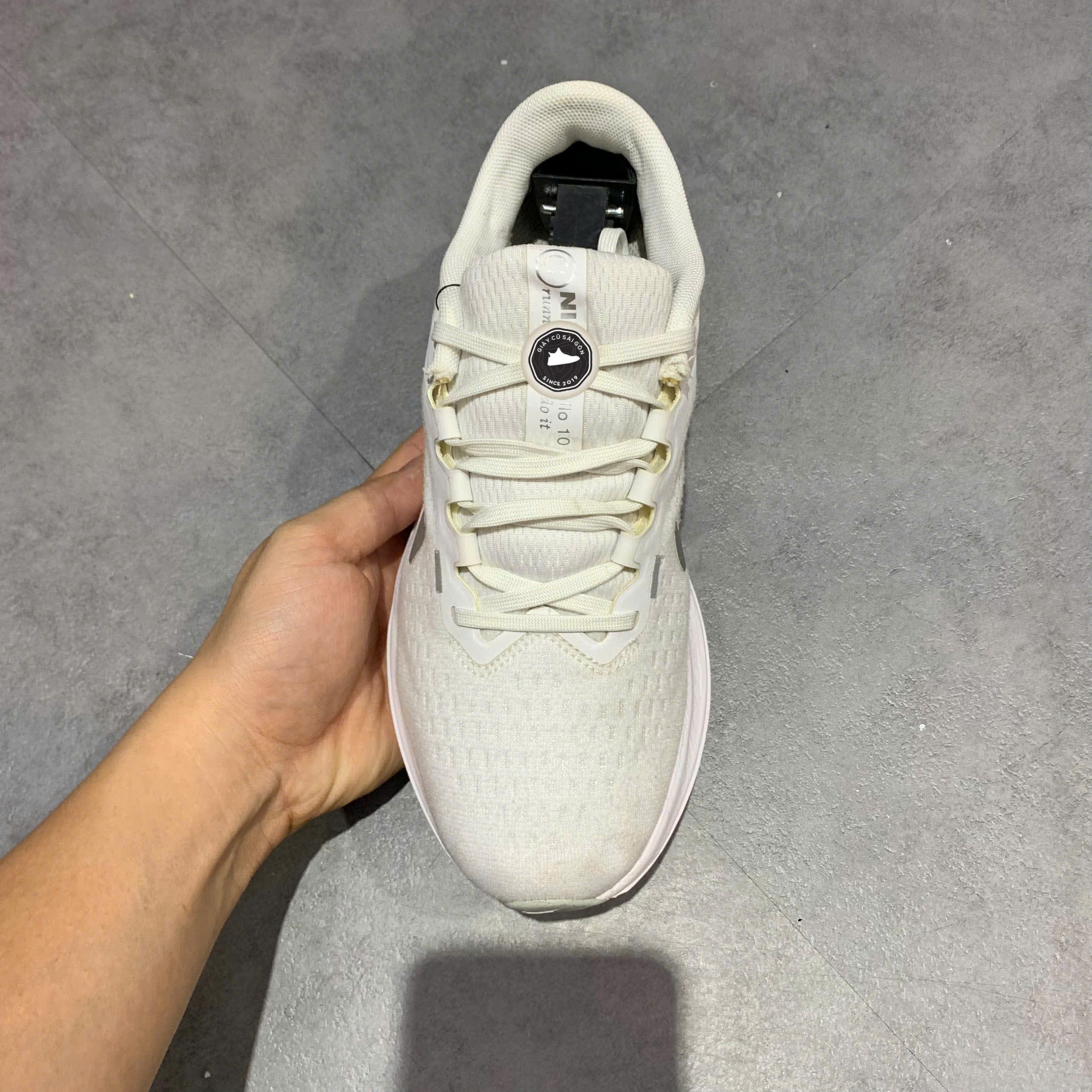 NIKE AIR WINFLO 10 'WHITE METALLIC SILVER' – DV4023 102 – SIZE 37.5 – GIÀY 2HAND CHÍNH HÃNG