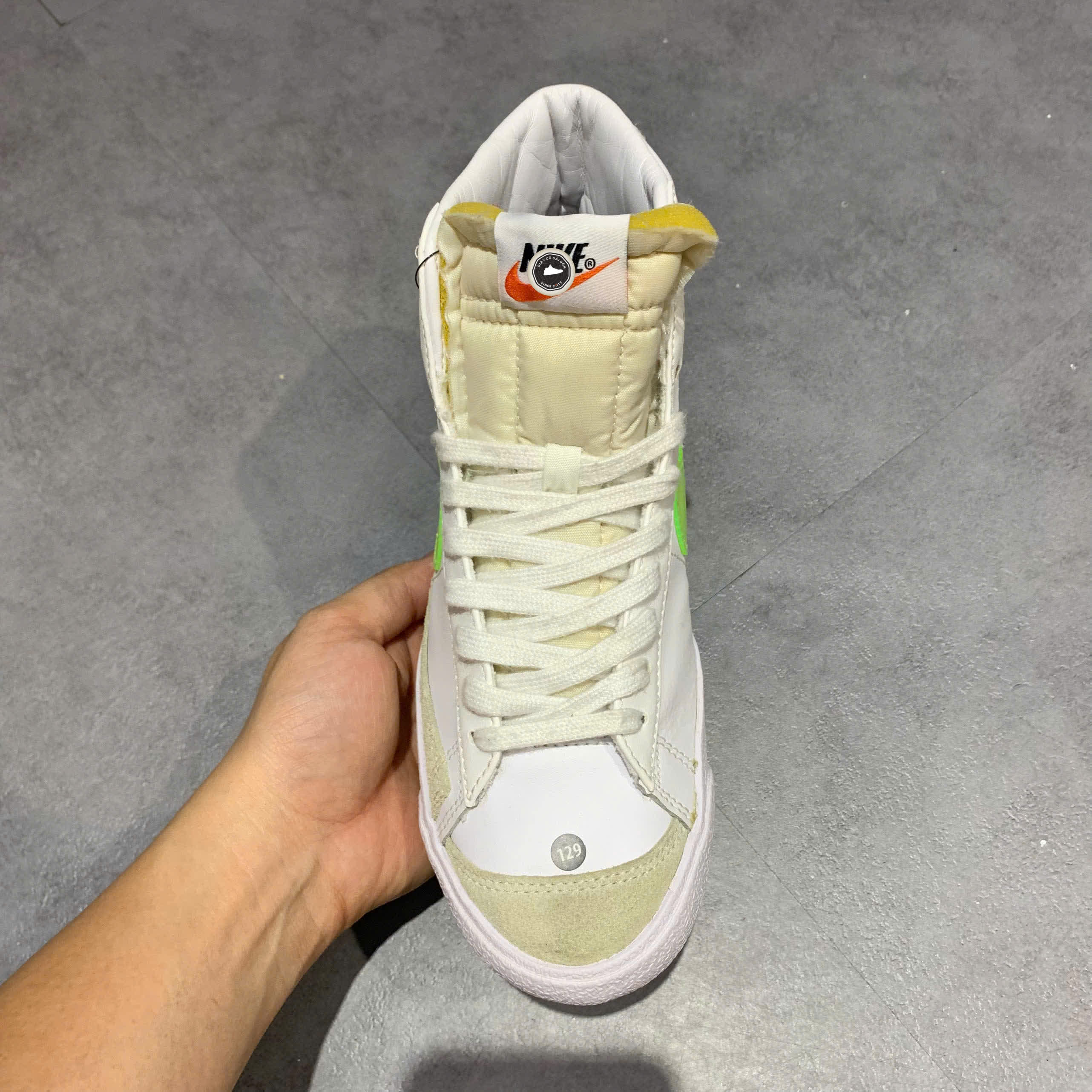 GIÀY NIKE BLAZER MID '77 ESSENTIAL TRẮNG/NEON DJ3050-100 SIZE 37.5