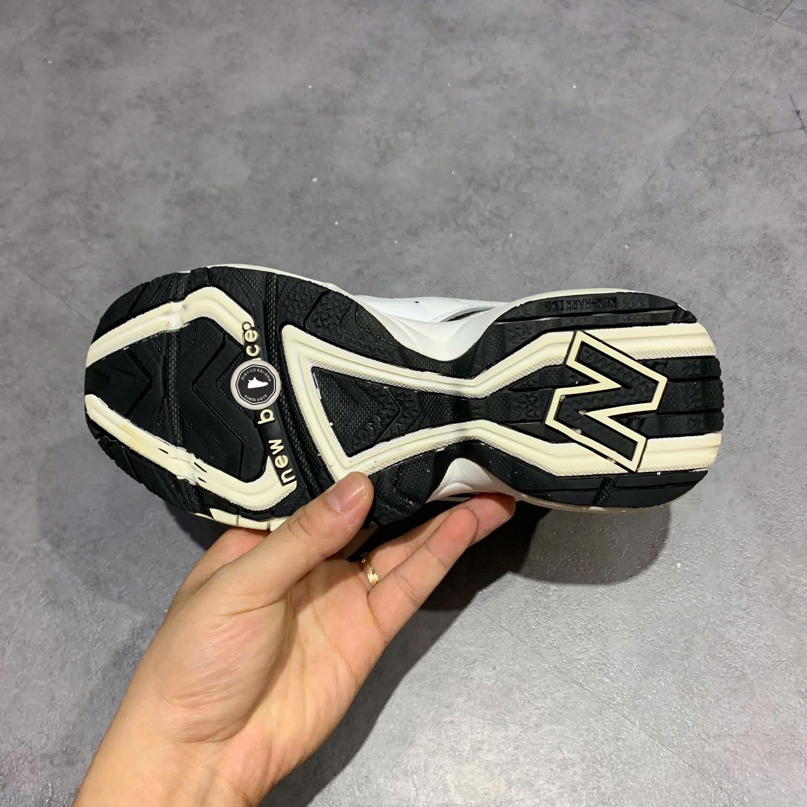 NEW BALANCE WMNS 452 ‘WHITE BLACK’ – WX452SB – SIZE 37.5 – GIÀY 2HAND CHÍNH HÃNG