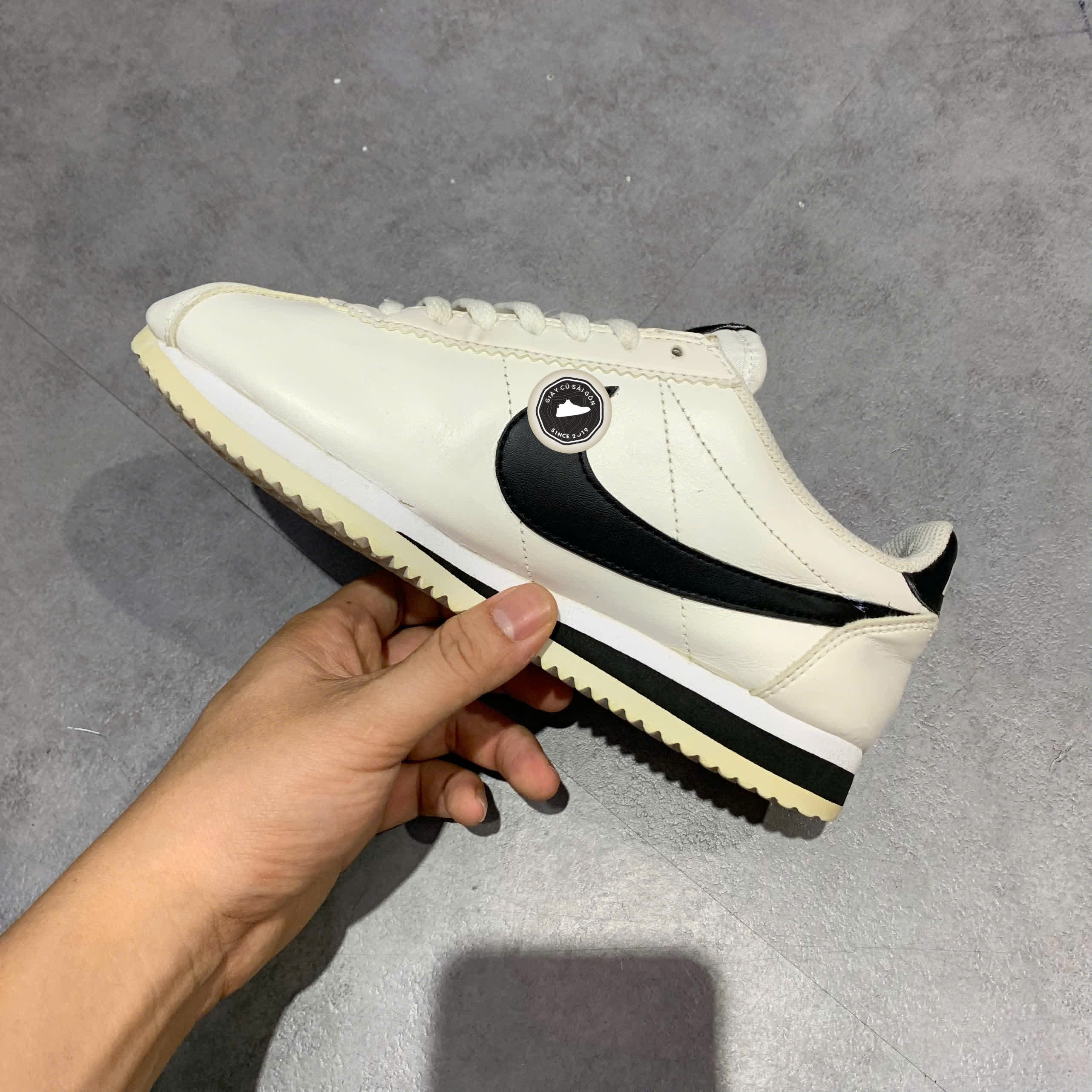 GIÀY NIKE CLASSIC CORTEZ LEATHER 'WHITE BLACK' 807471-101 SIZE 36.5 - GIÀY 2HAND CHÍNH HÃNG