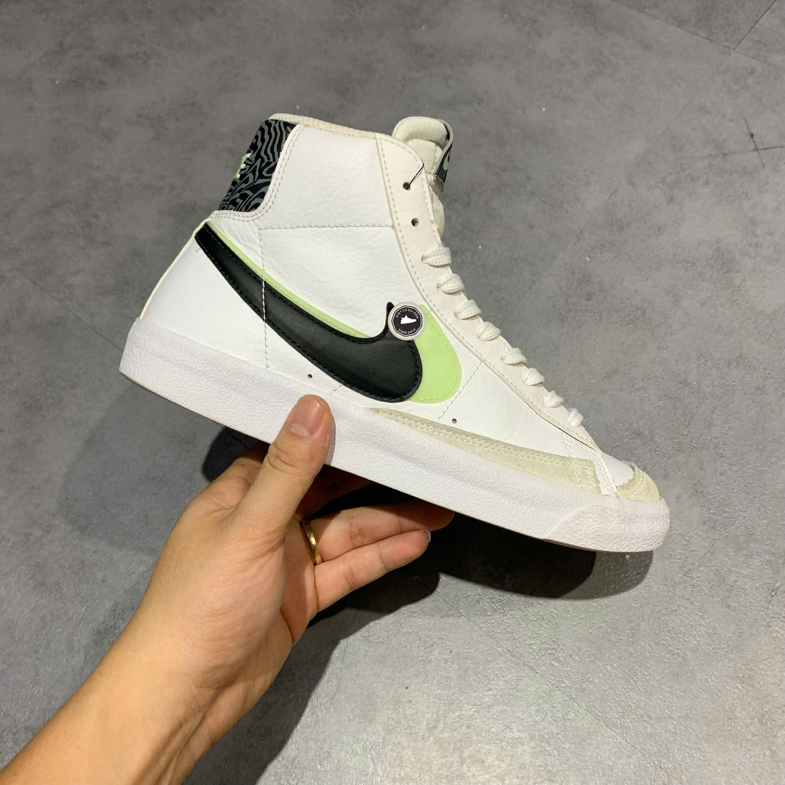 NIKE BLAZER MID '77 SE DD1847-100 SIZE 38.5 - GIÀY 2HAND CHÍNH HÃNG