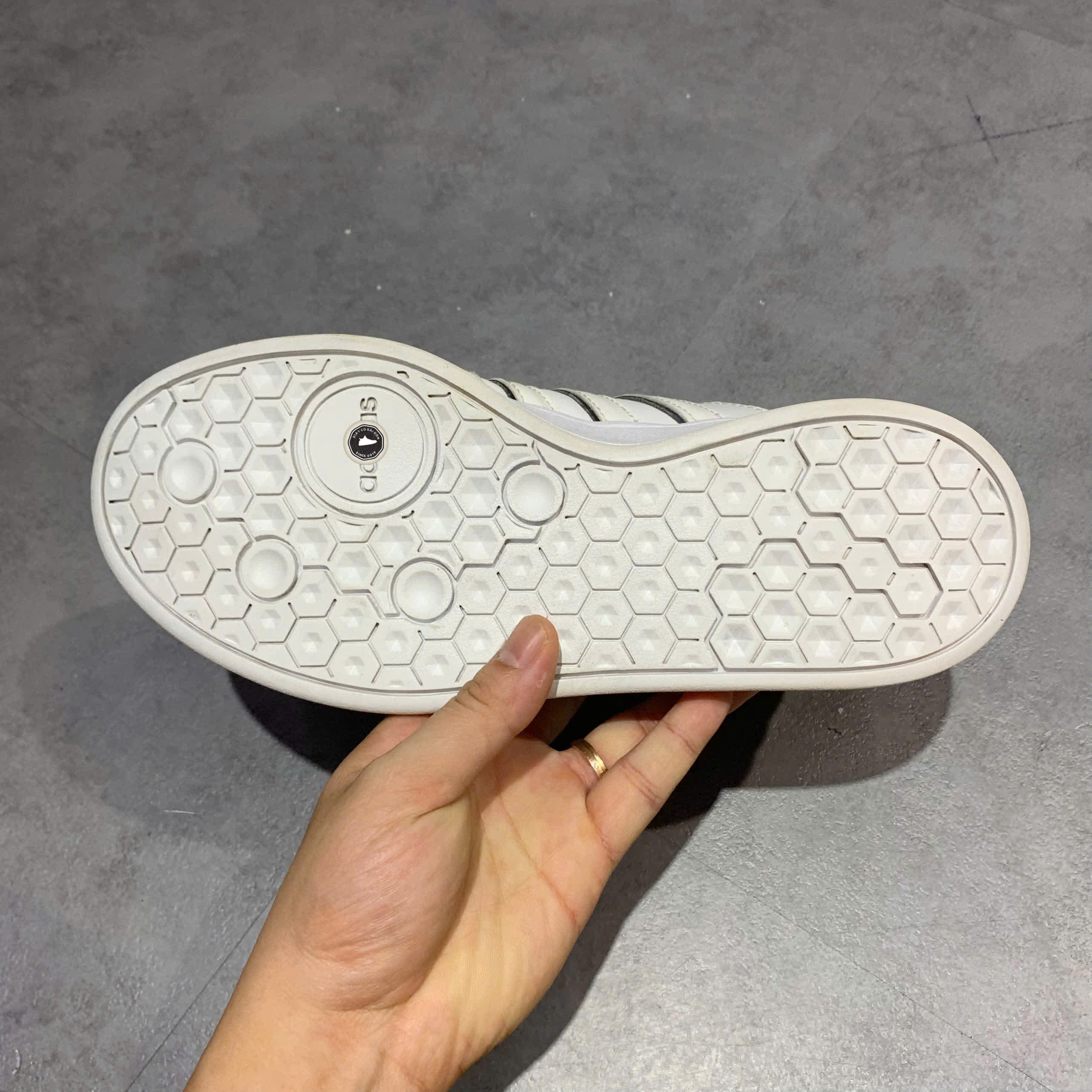 ADIDAS BREAKNET PLUS CLOUD WHITE FY5914 – SIZE 39 1/3 – GIÀY 2HAND CHÍNH HÃNG
