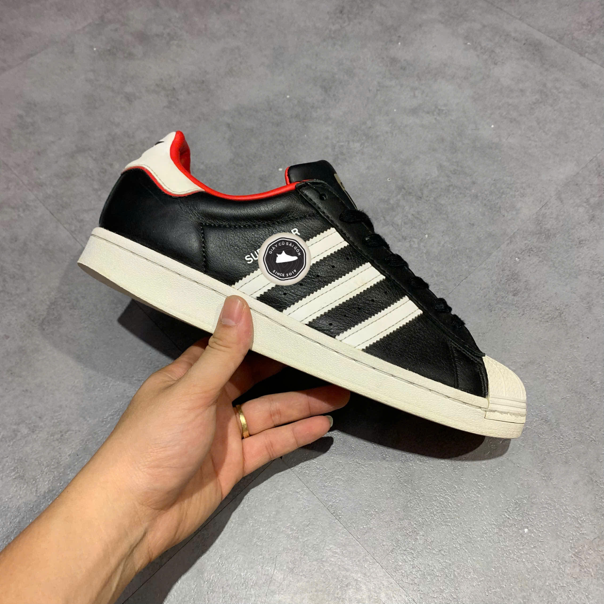 Shopee Superstar Adidas 42 ADIDAS SUPERSTAR VALENTINE'S DAY FW6385