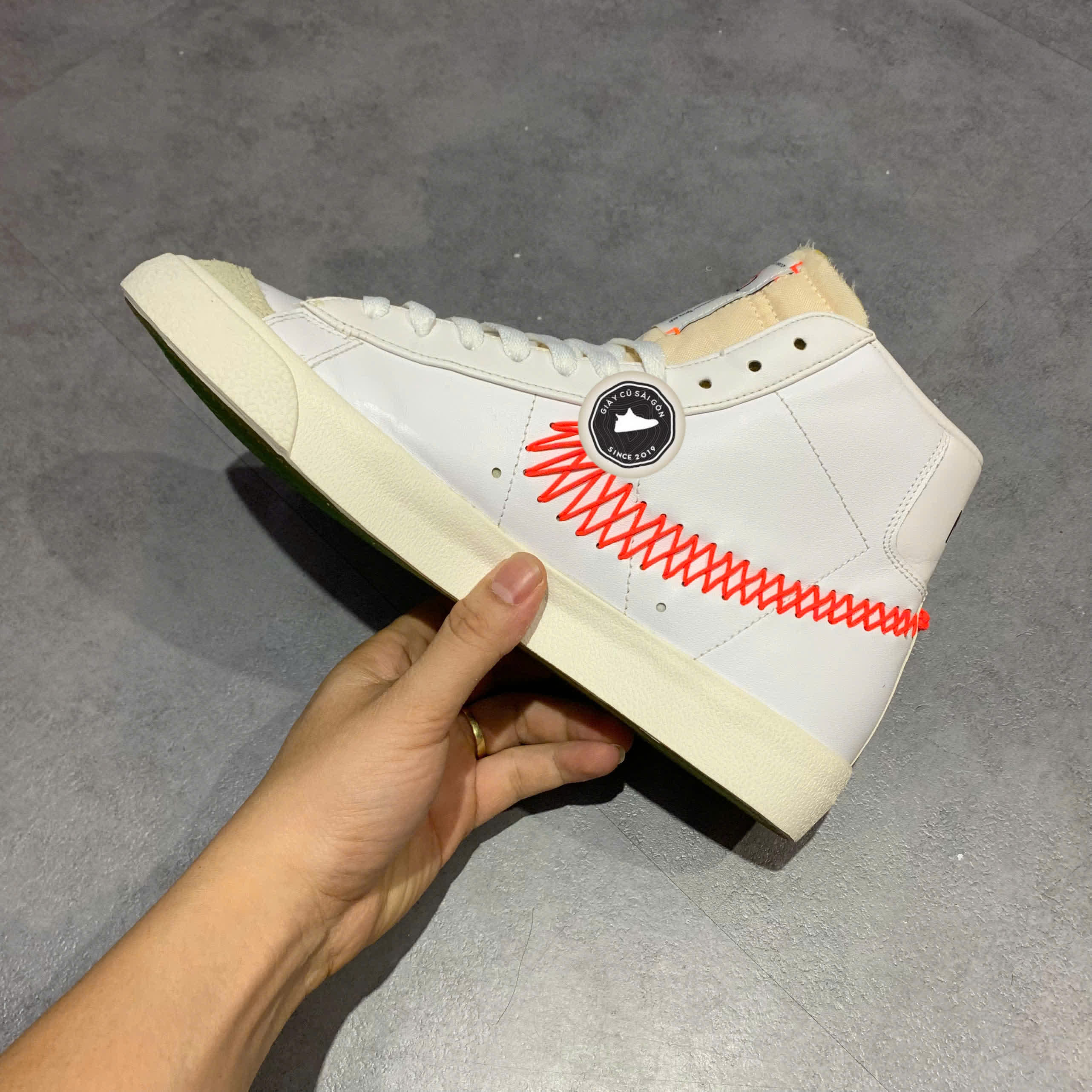 NIKE BLAZER MID '77 VINTAGE ZIG ZAG SIZE 42 – GIÀY 2HAND CHÍNH HÃNG