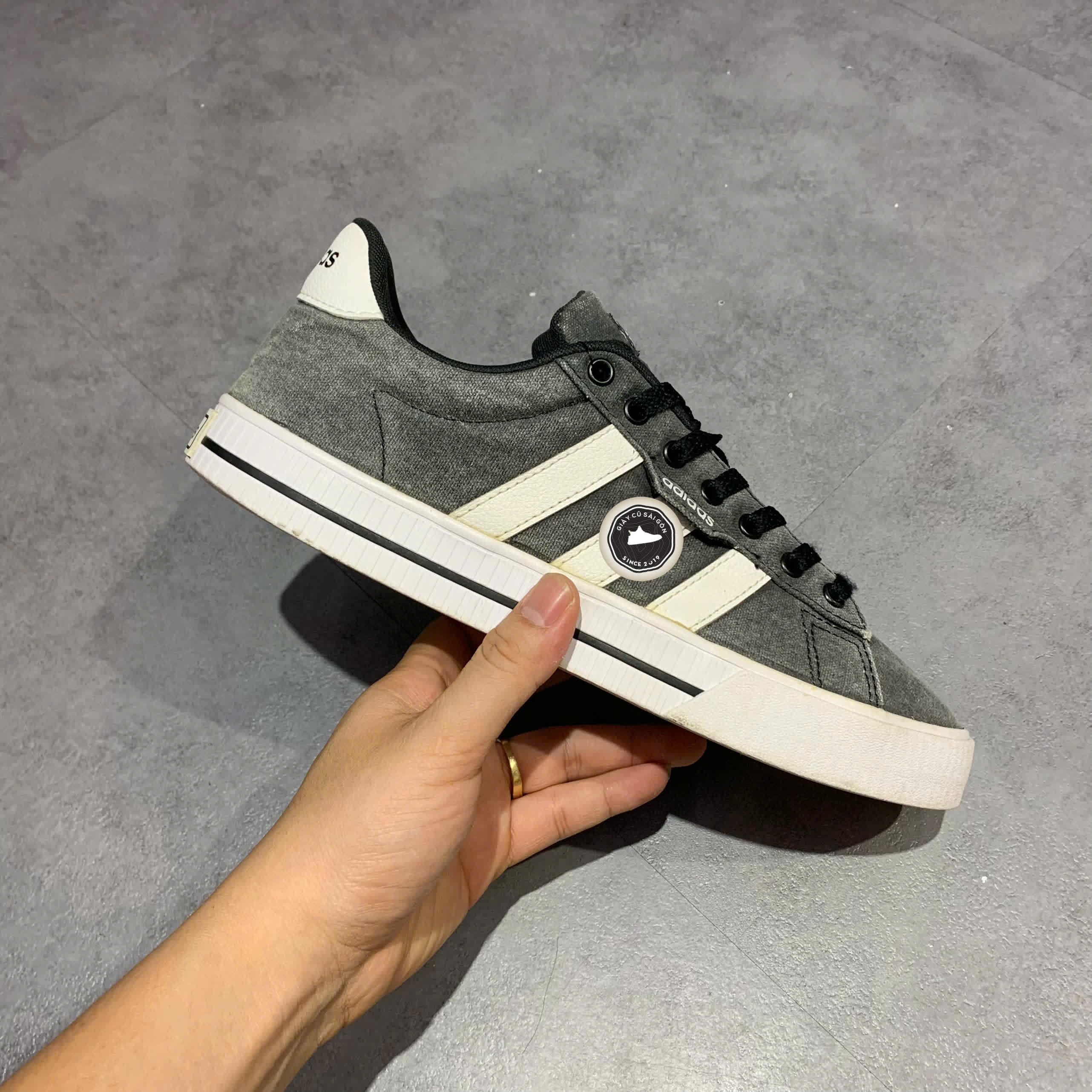 GIÀY ADIDAS DAILY 3.0 FW7033 SIZE 42 - GIÀY 2HAND CHÍNH HÃNG PVN18516