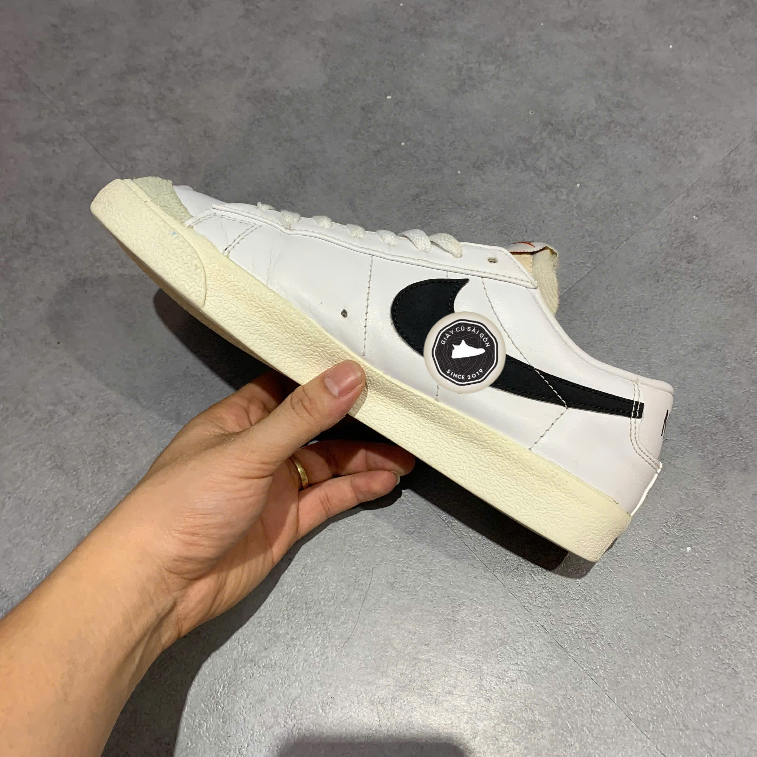 GIÀY NIKE BLAZER LOW '77 VINTAGE DA6364-101 SIZE 42 - GIÀY 2HAND CHÍNH HÃNG