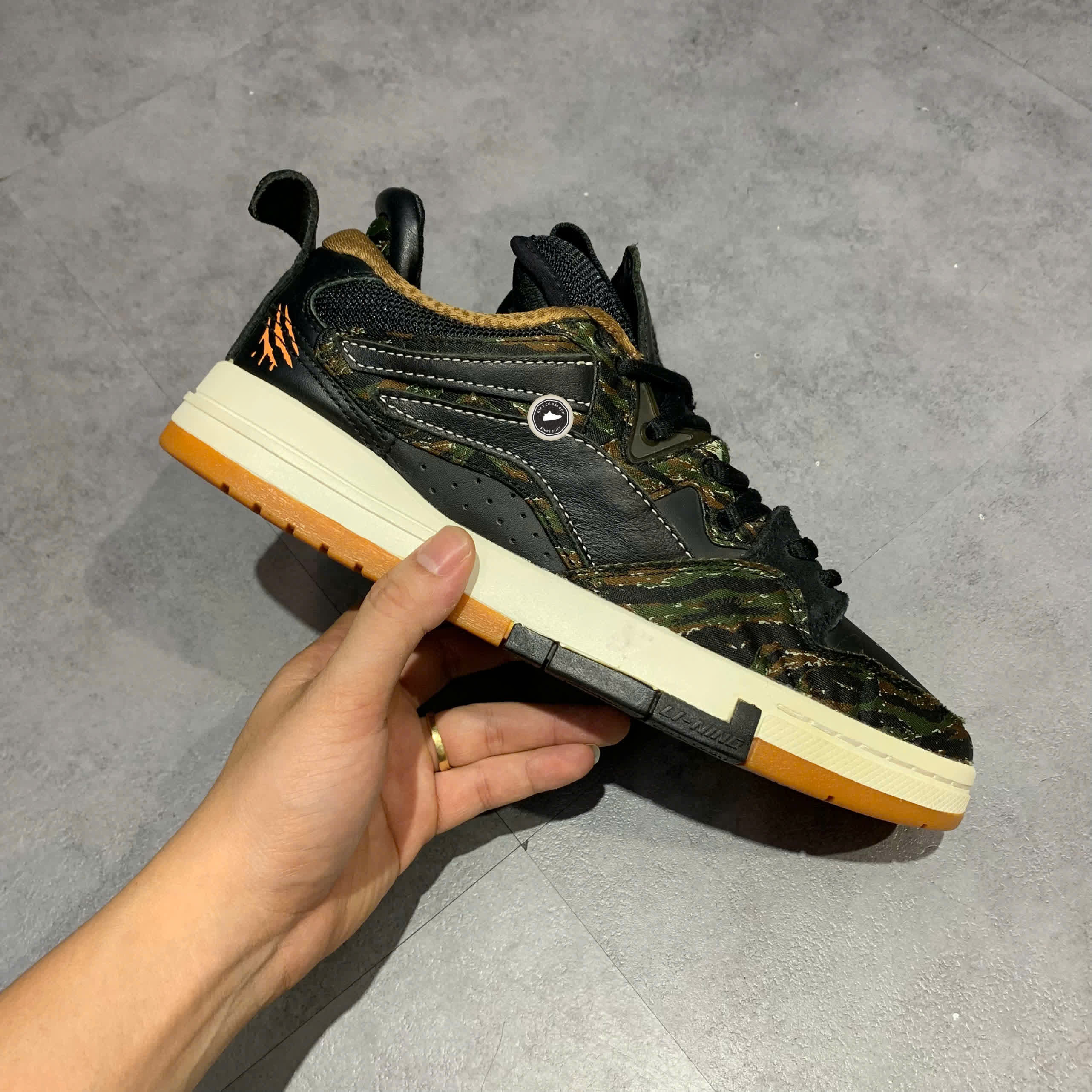 GIÀY LI-NING Wèi Wú Pro 'Hổ Vằn' AECS001-3 SIZE 42 1/3 - GIÀY 2HAND CHÍNH HÃNG