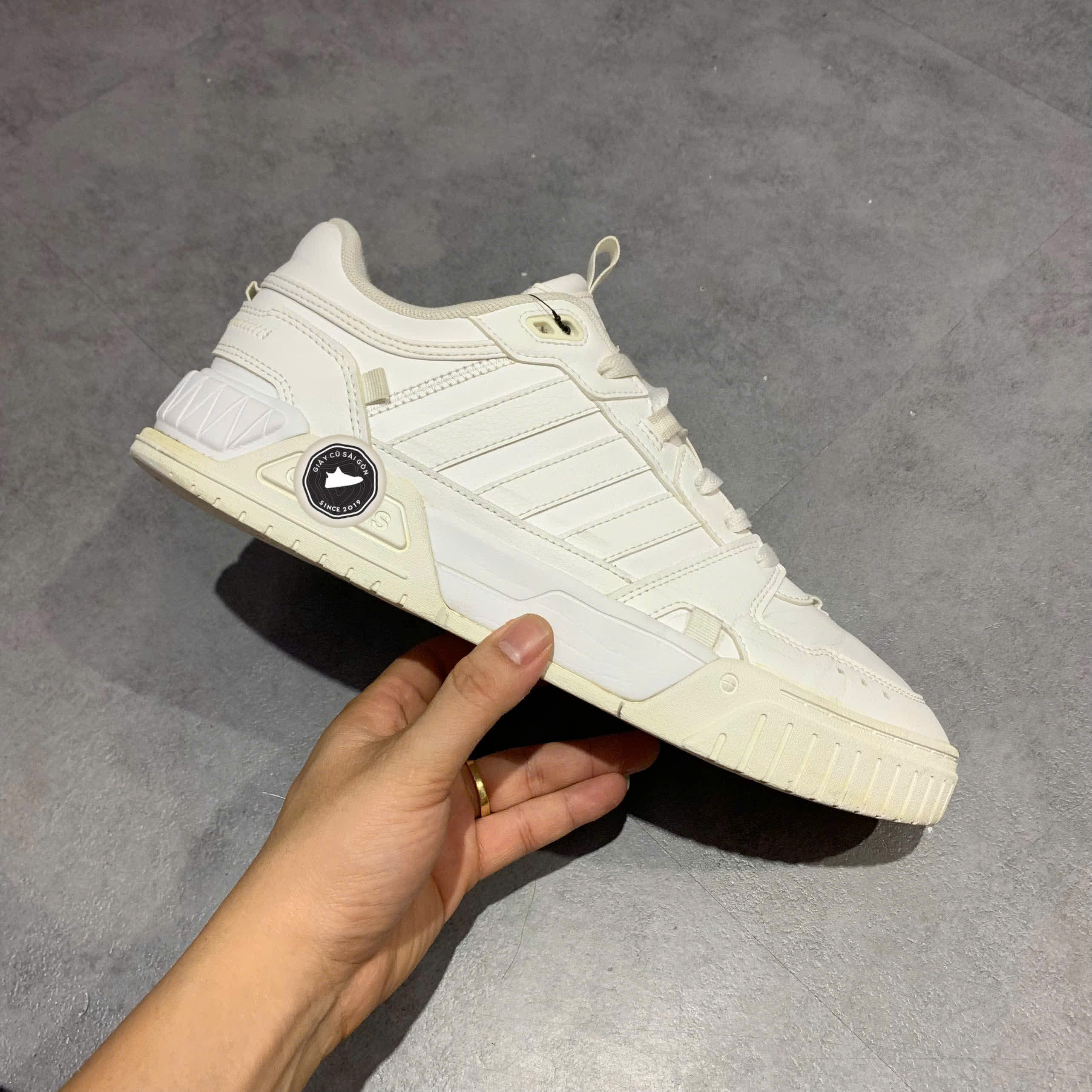 ADIDAS NEO D-PAD MID 'TRIPLE WHITE' IG7588 SIZE 44 2/3 - GIÀY 2HAND CHÍNH HÃNG
