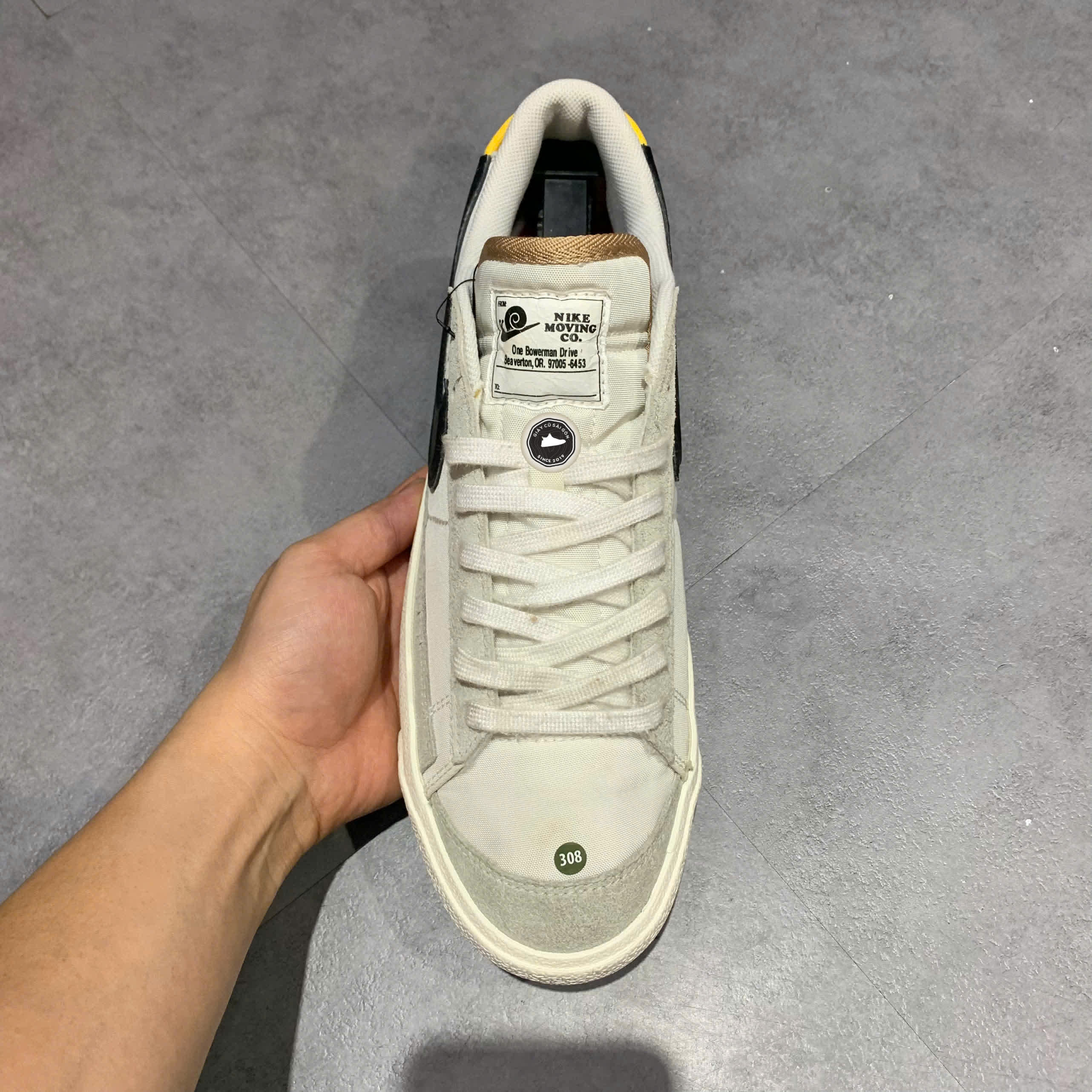 NIKE BLAZER LOW '77 SE MOVING COMPANY DV0798 100 SIZE 43 - GIÀY 2HAND CHÍNH HÃNG