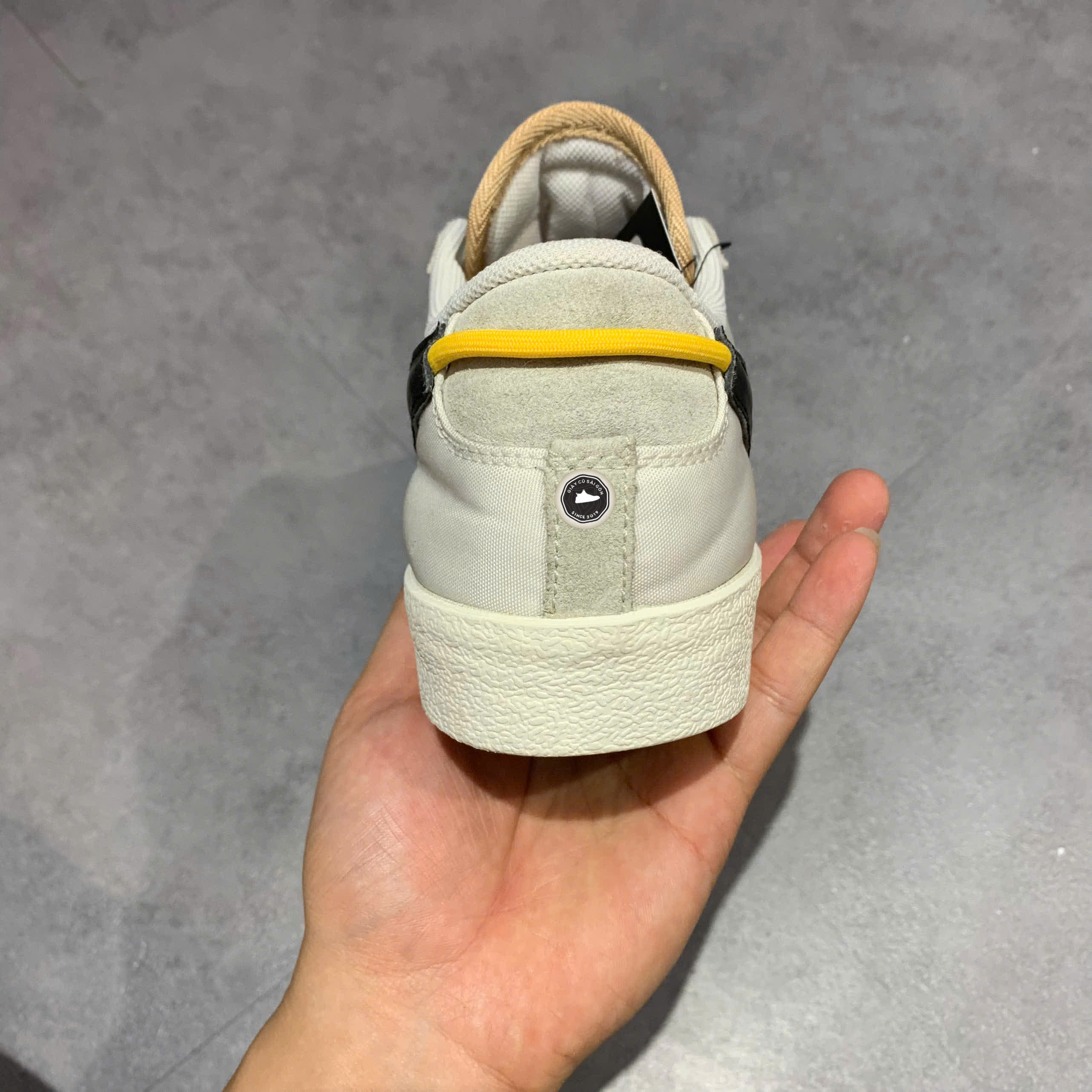 NIKE BLAZER LOW '77 SE MOVING COMPANY DV0798 100 SIZE 43 - GIÀY 2HAND CHÍNH HÃNG