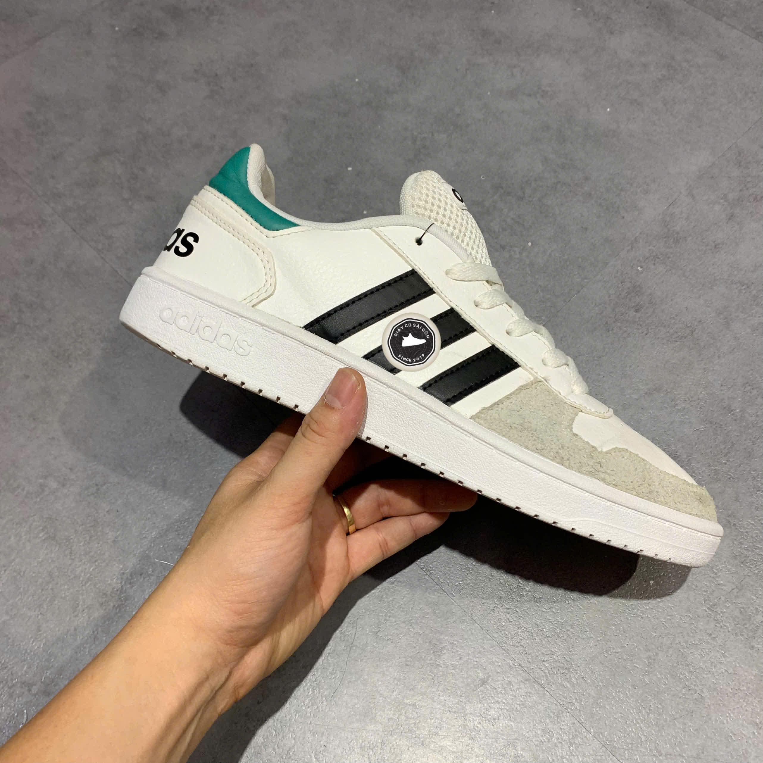 ADIDAS HOOPS 2.0 EE7799 SIZE 43 1/3 - GIÀY 2HAND CHÍNH HÃNG