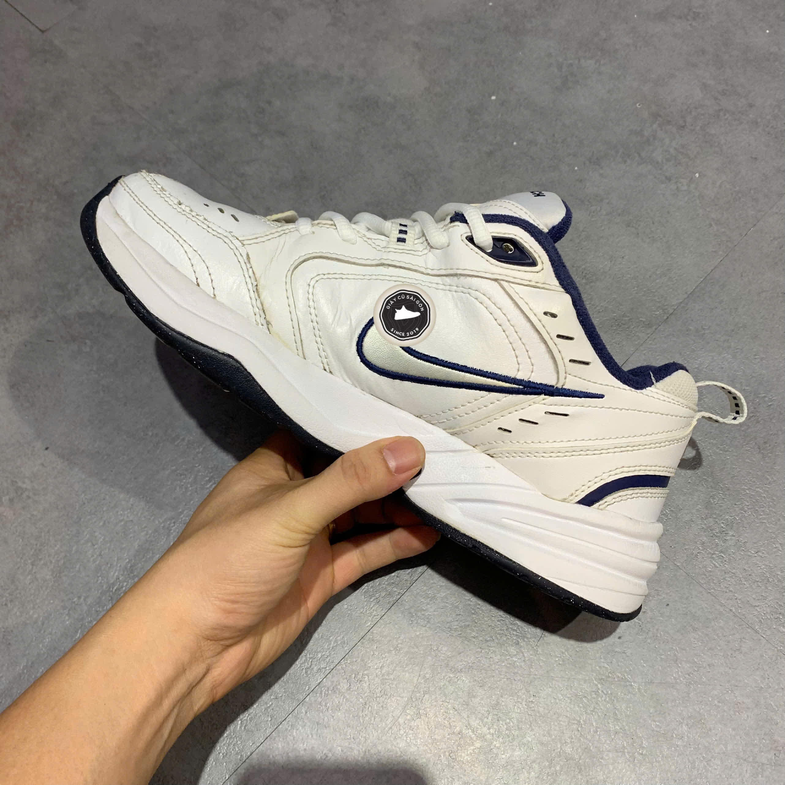 👟 NIKE AIR MONARCH IV WHITE NAVY 415445-102 SIZE 41 - GIÀY 2HAND CHÍNH HÃNG 👟