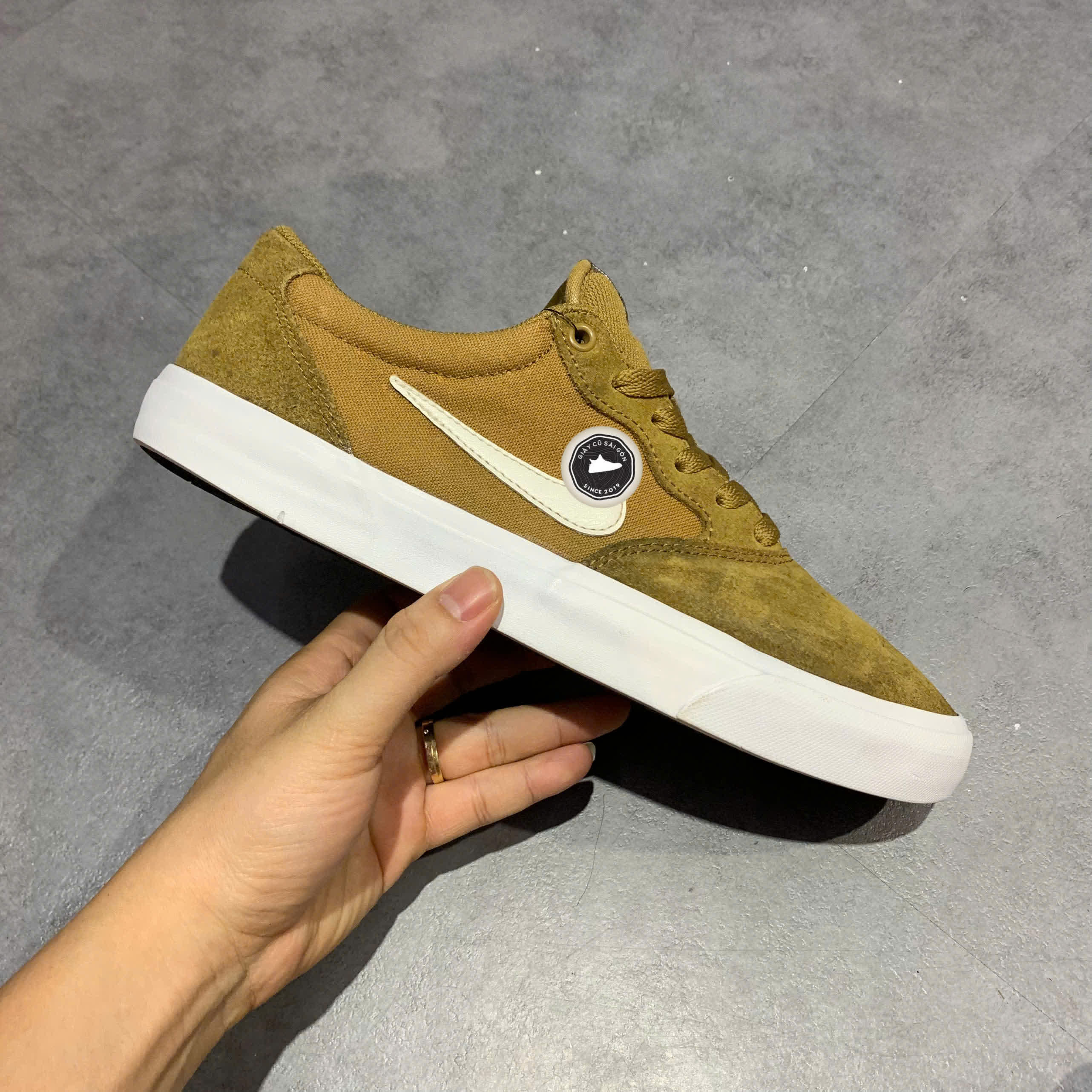 NIKE SB CHRON SOLARSOFT 'GOLDEN BEIGE' – CD6278-200 – SIZE 42.5 – GIÀY 2HAND CHÍNH HÃNG