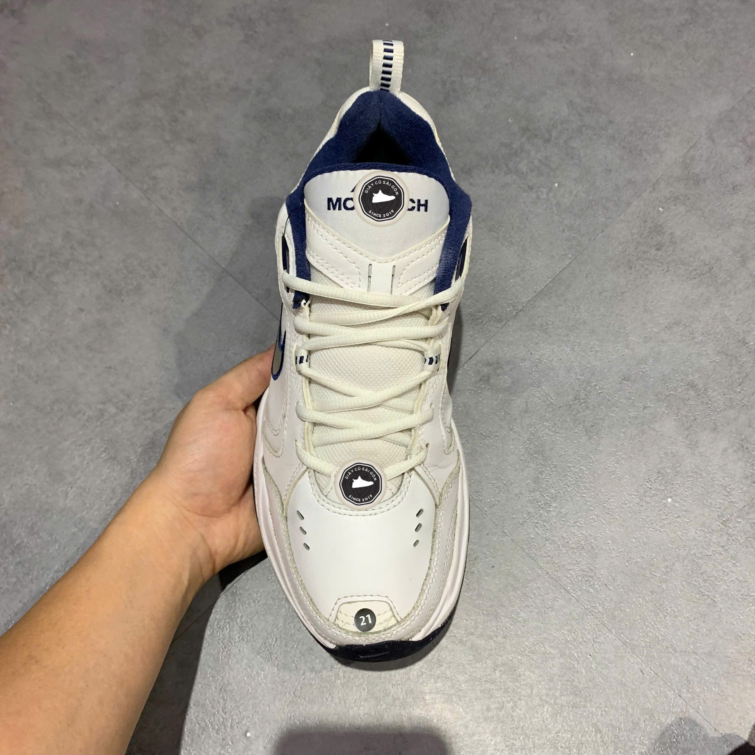 👟 NIKE AIR MONARCH IV WHITE NAVY 415445-102 SIZE 42 - GIÀY 2HAND CHÍNH HÃNG 👟