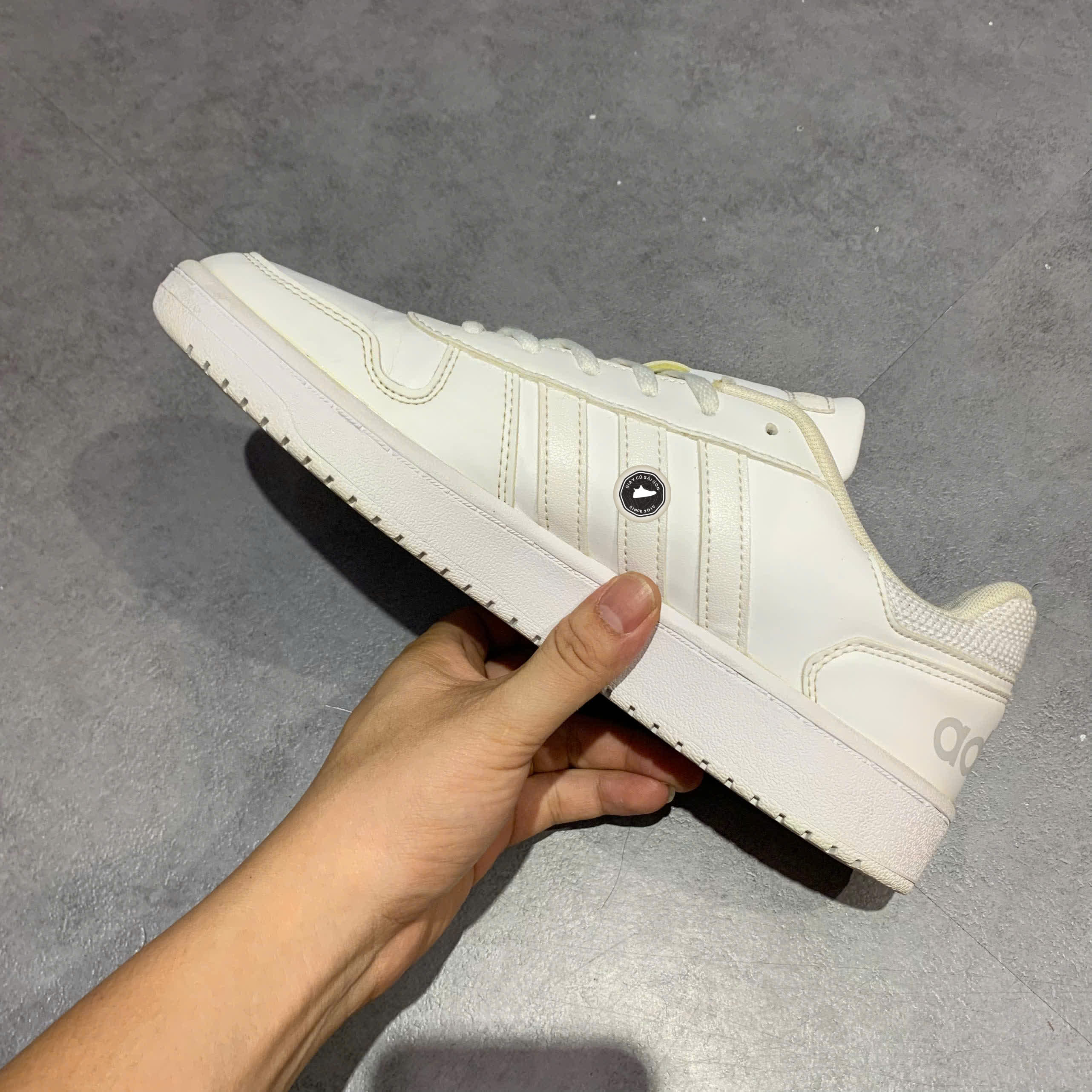 ADIDAS HOOPS 2.0 B42096 SIZE 42 2/3 – Giày 2hand Chính Hãng