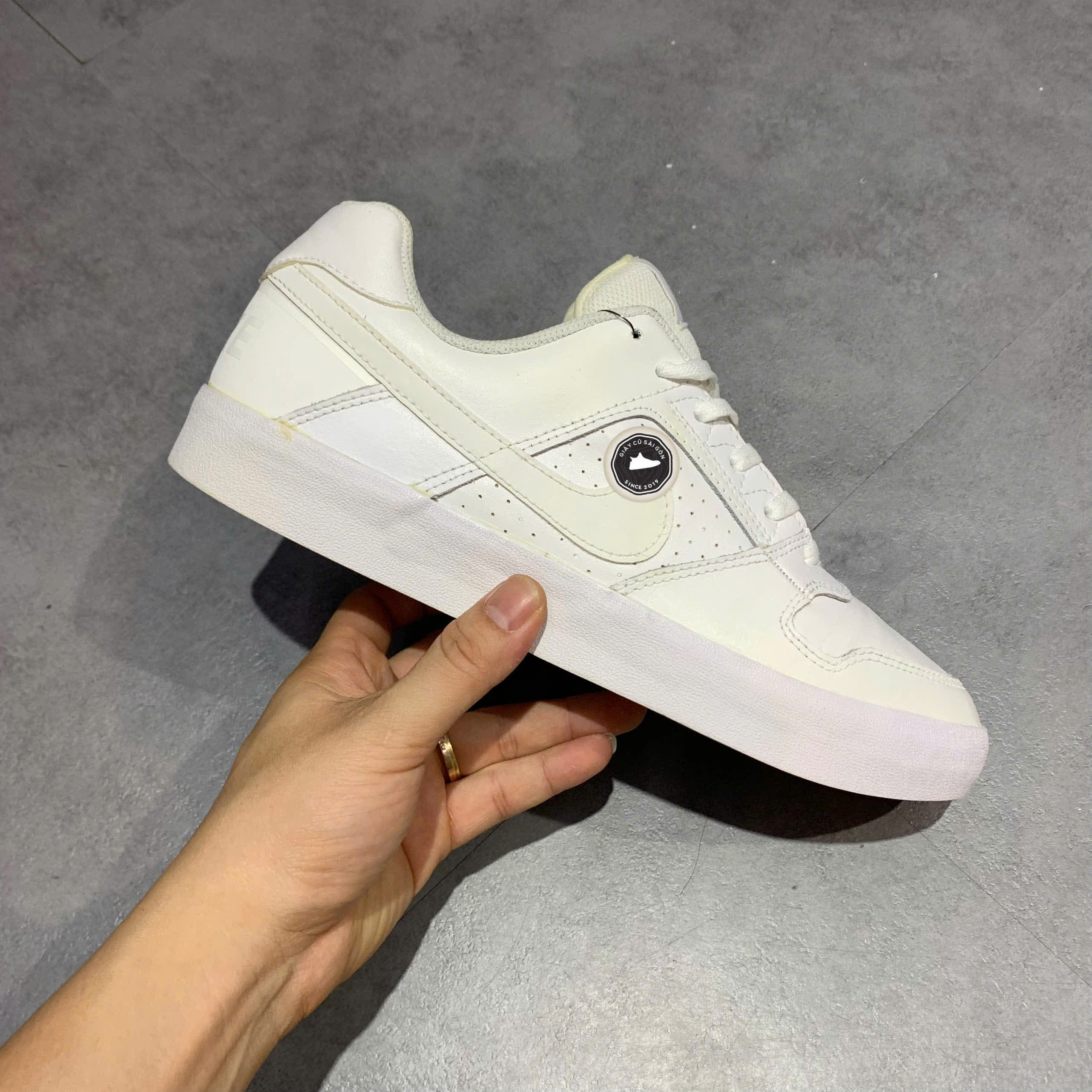 NIKE SB DELTA FORCE VULC 'TRIPLE WHITE' – 942237-112 – SIZE 42.5 – GIÀY 2HAND CHÍNH HÃNG