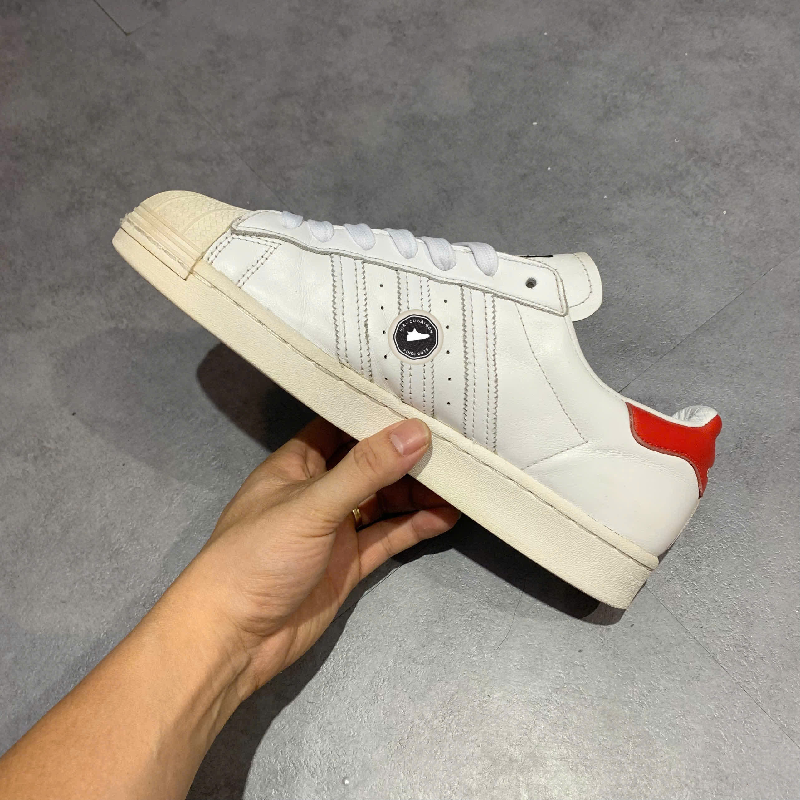 ADIDAS SUPERSTAR 'MICKEY MOUSE' – FW2901 – SIZE 42 – GIÀY 2HAND CHÍNH HÃNG