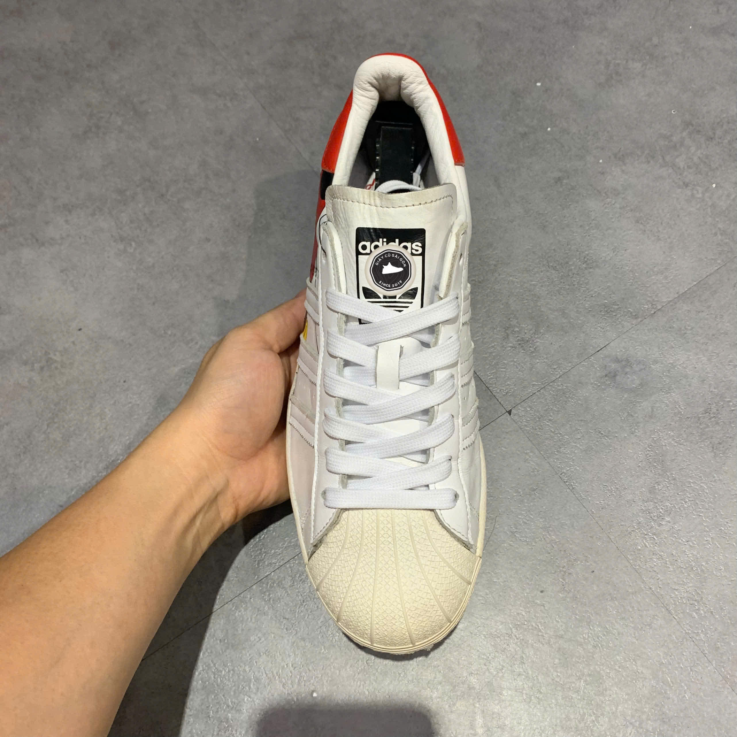 ADIDAS SUPERSTAR 'MICKEY MOUSE' – FW2901 – SIZE 42 – GIÀY 2HAND CHÍNH HÃNG