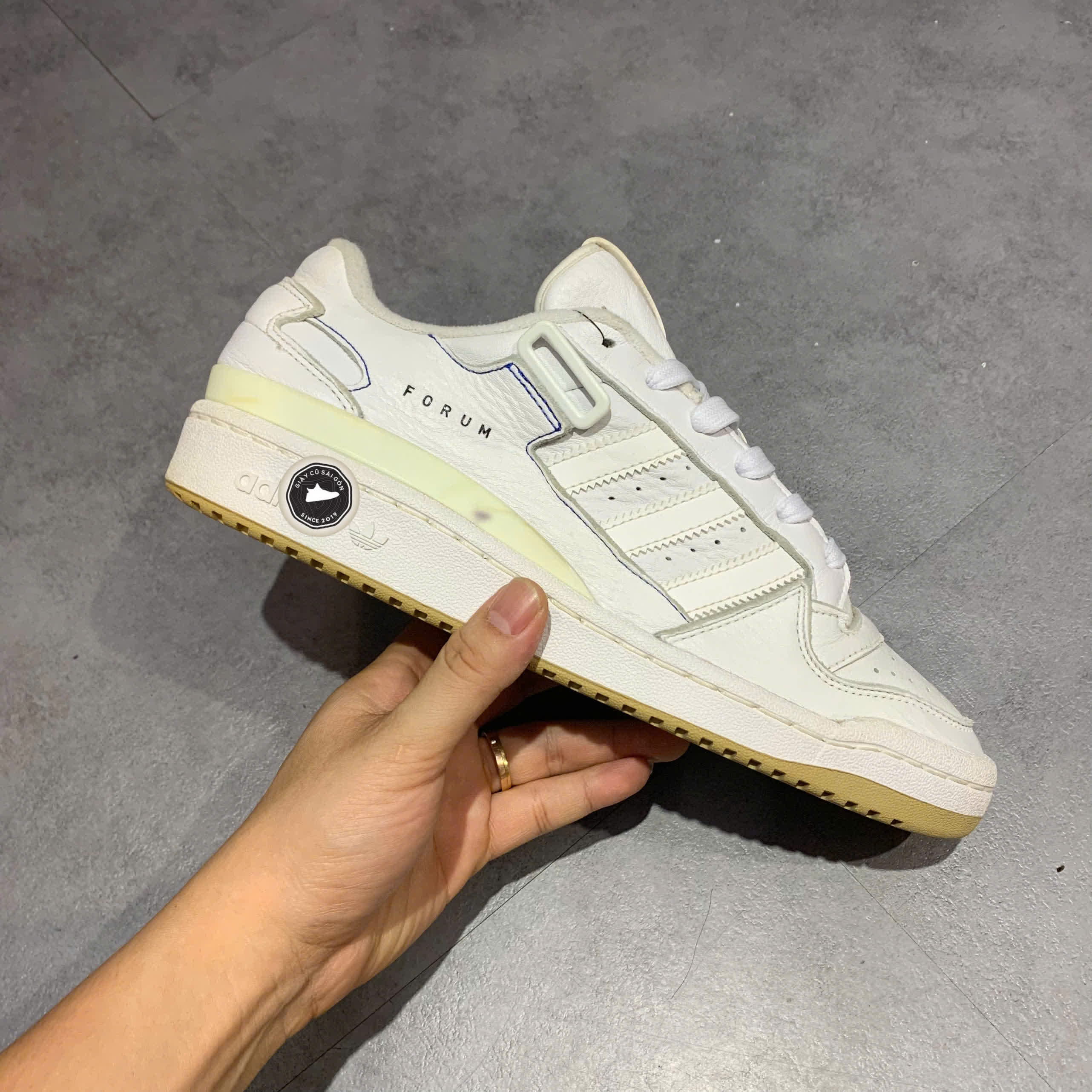 ADIDAS FORUM LOW 'WHITE GUM' – GX1072 – SIZE 42 – GIÀY 2HAND CHÍNH HÃNG