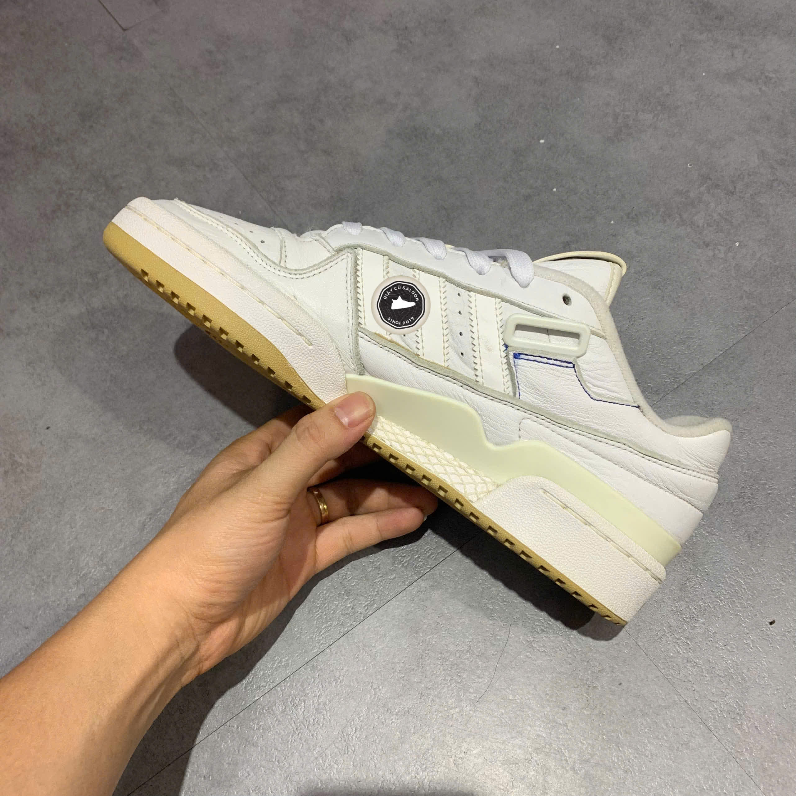 ADIDAS FORUM LOW 'WHITE GUM' – GX1072 – SIZE 42 – GIÀY 2HAND CHÍNH HÃNG