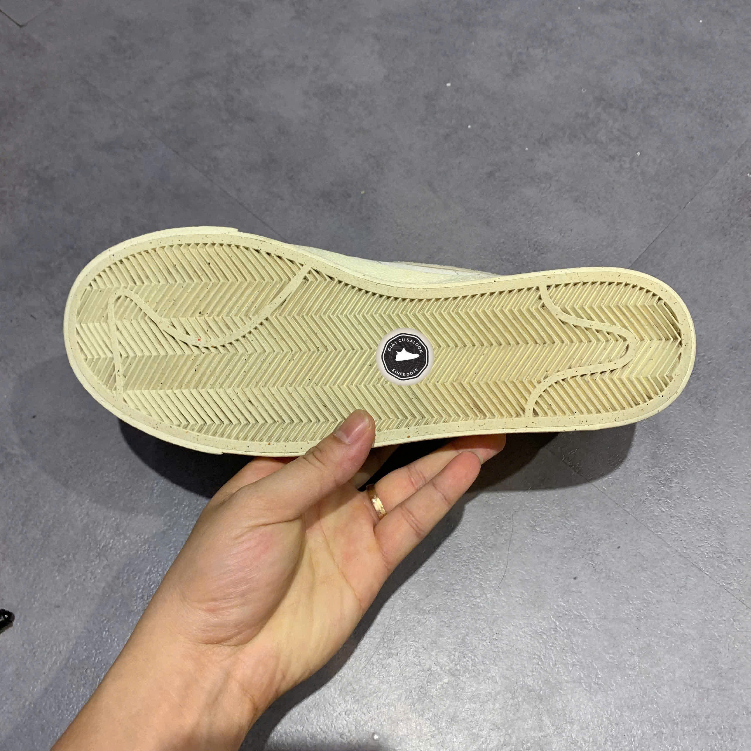 NIKE BLAZER LOW '77 PREMIUM 'CERTIFIED FRESH' – DO9799 100 – SIZE 41 – GIÀY 2HAND CHÍNH HÃNG