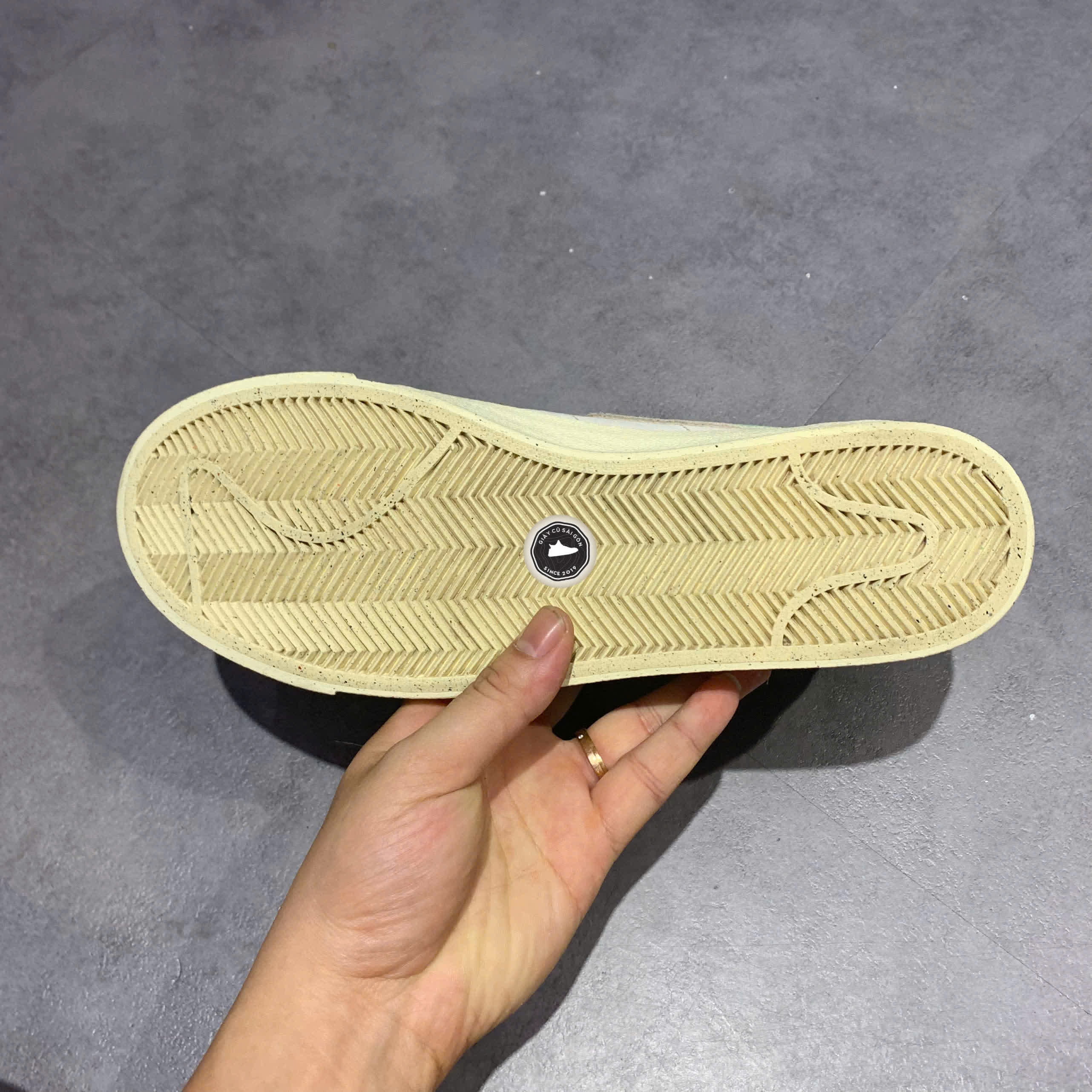 ​NIKE BLAZER LOW '77 PREMIUM “CERTIFIED FRESH” – DO9799-100 – GIÀY 2HAND CHÍNH HÃNG