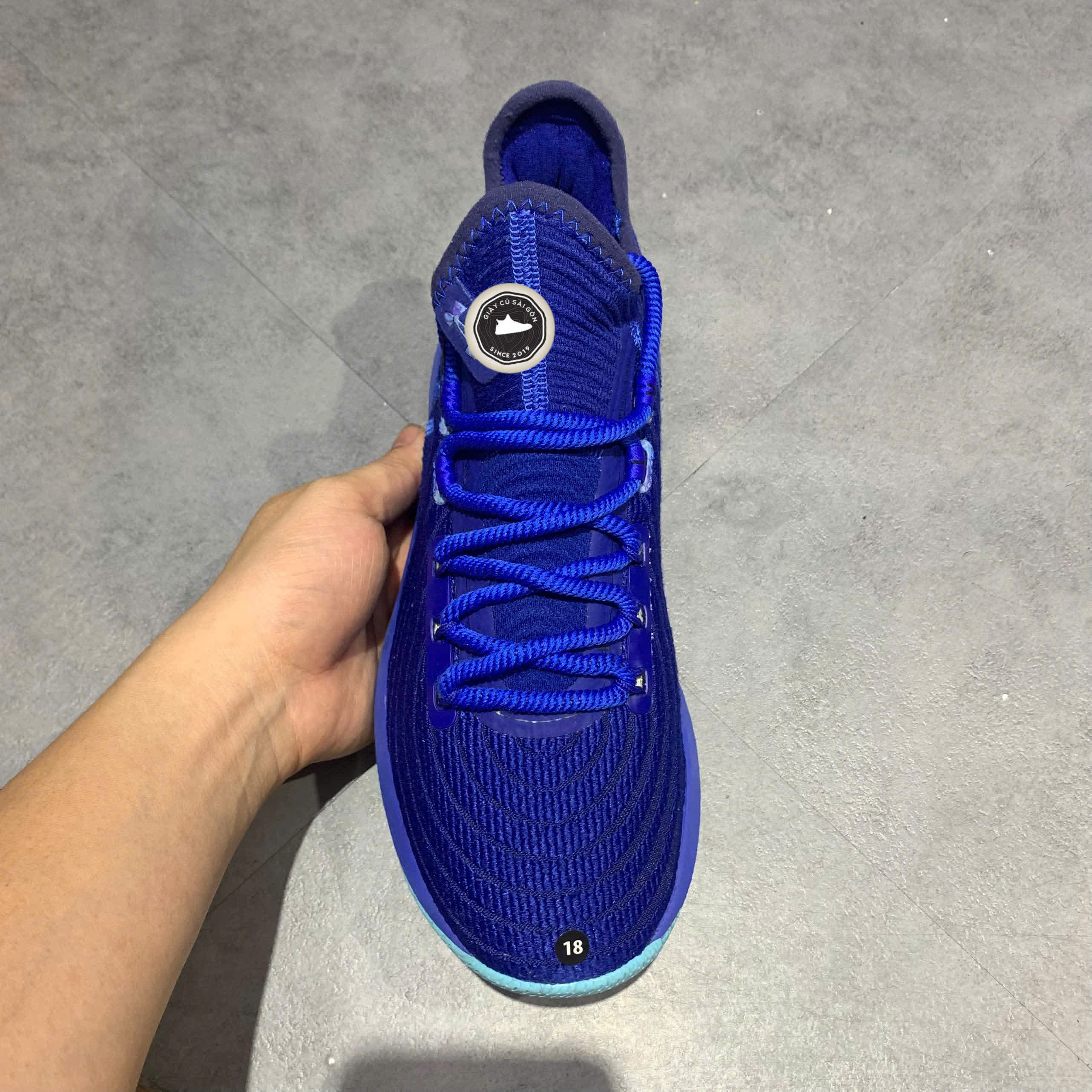 UNDER ARMOUR HARPER 4 TURF 'ROYAL' 3022067-400 SIZE 40 GIÀY 2HAND CHÍNH HÃNG