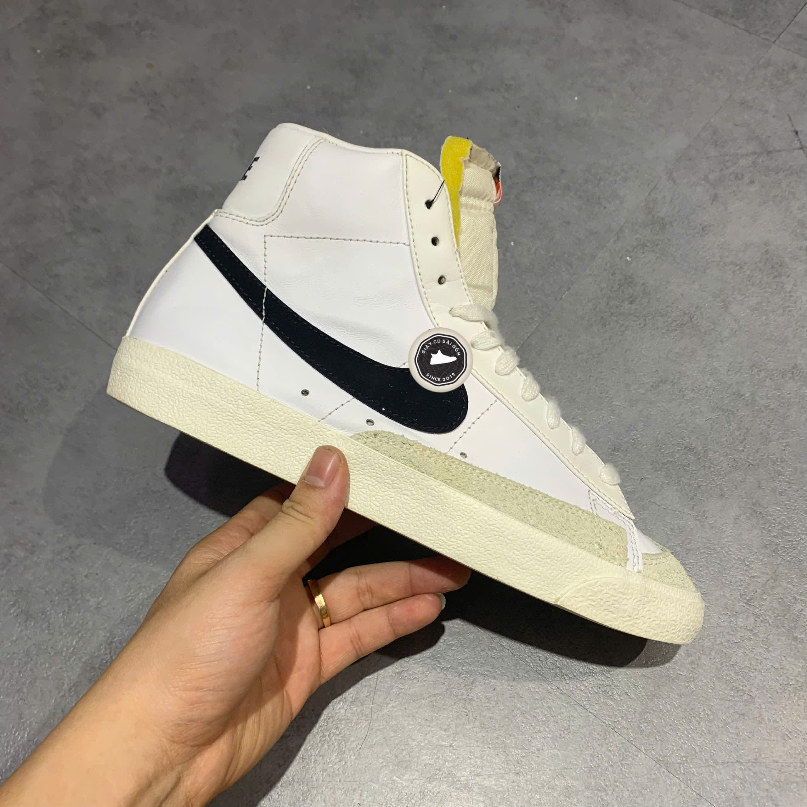 NIKE BLAZER MID '77 VINTAGE 'WHITE BLACK' SIZE 40.5 GIÀY 2HAND CHÍNH HÃNG