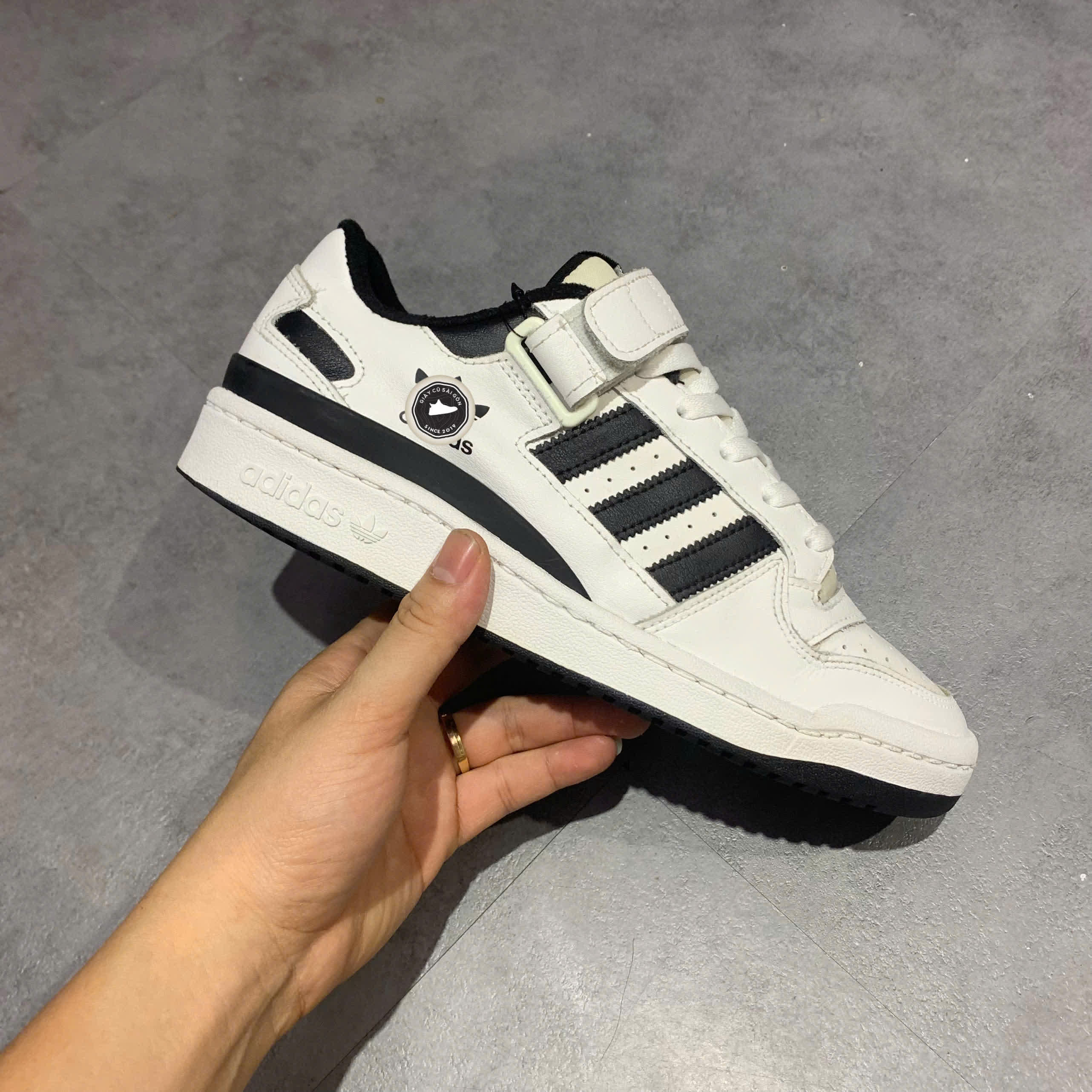 ADIDAS FORUM LOW WHITE BLACK FY7757 SIZE 40 GIÀY 2HAND CHÍNH HÃNG