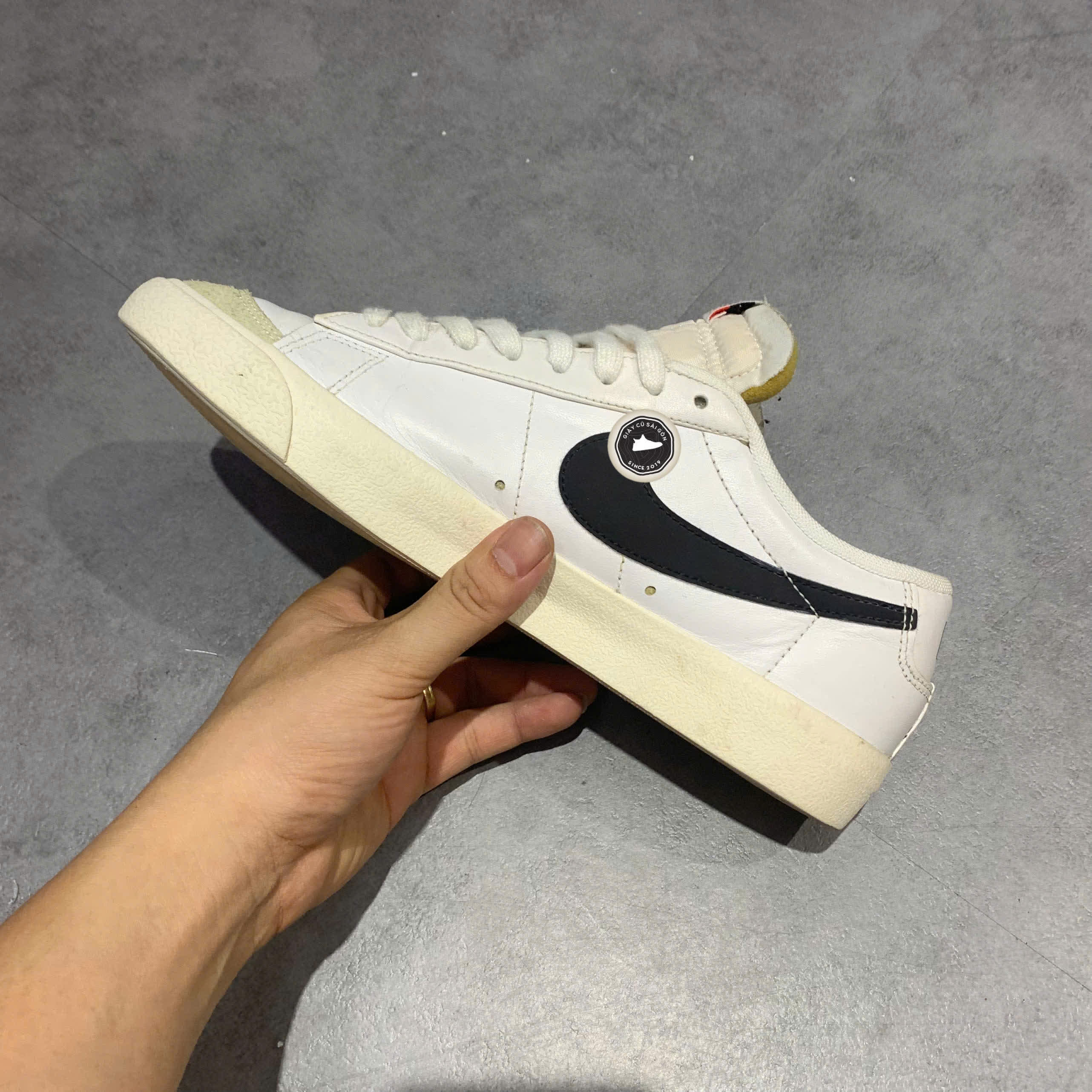 NIKE BLAZER LOW '77 VINTAGE WHITE BLACK' - DA6364-101 - GIÀY 2HAND CHÍNH HÃNG