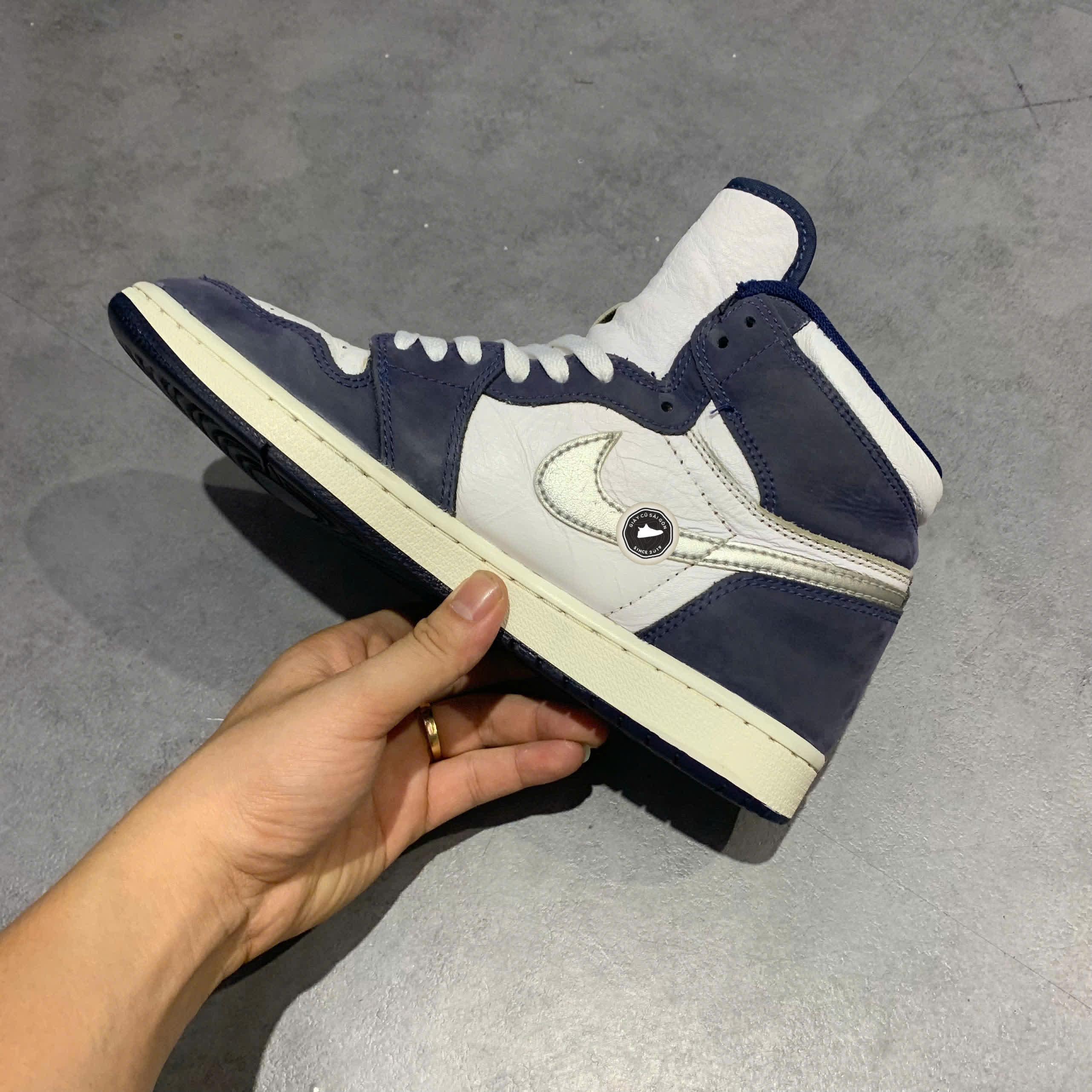 NIKE AIR JORDAN 1 RETRO HIGH OG CO.JP “MIDNIGHT NAVY” DC1788-100 SIZE 41 GIÀY 2HAND PVN18464