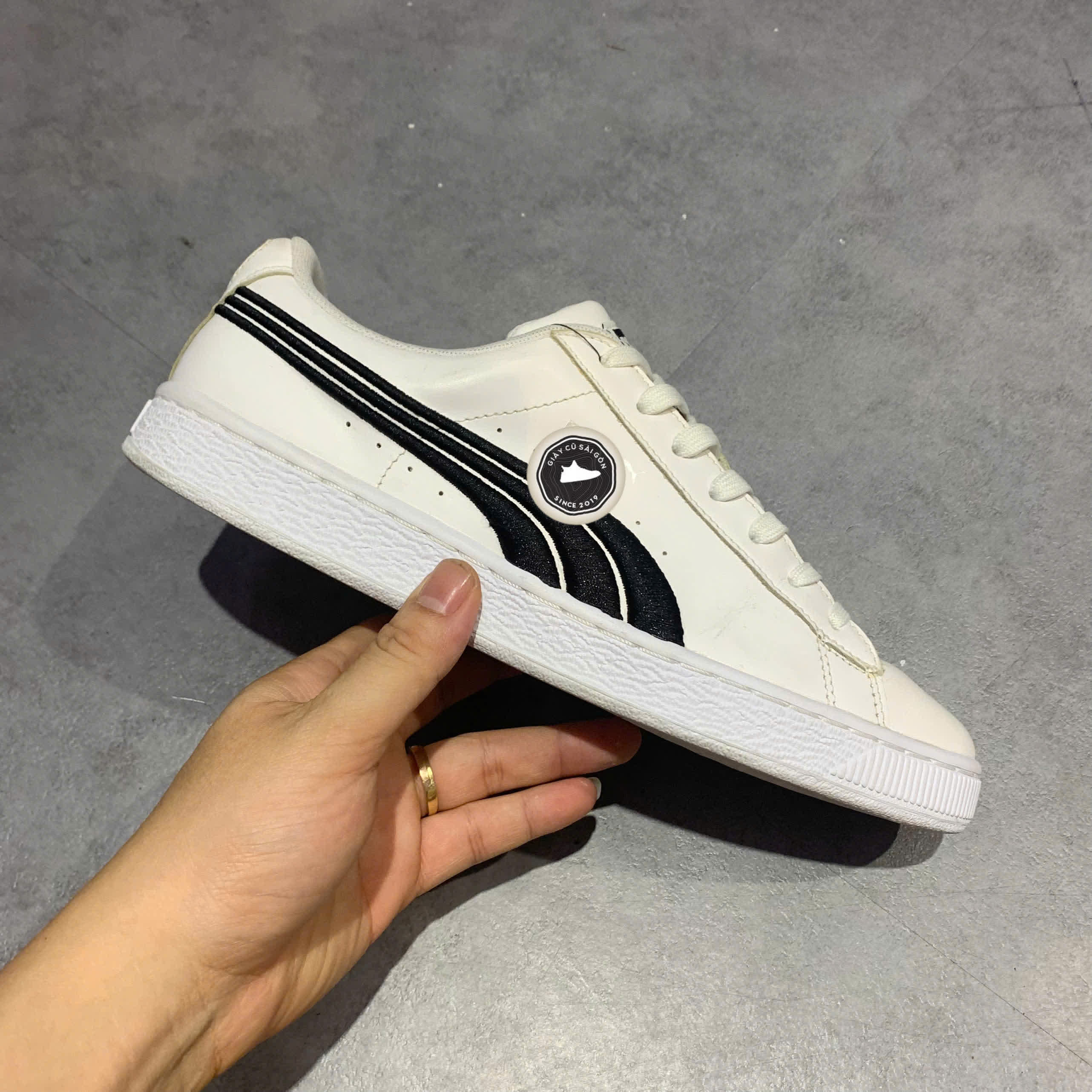 PUMA BASKET CLASSIC BADGE 'WHITE BLACK' – 362550 01 – GIÀY 2HAND CHÍNH HÃNG