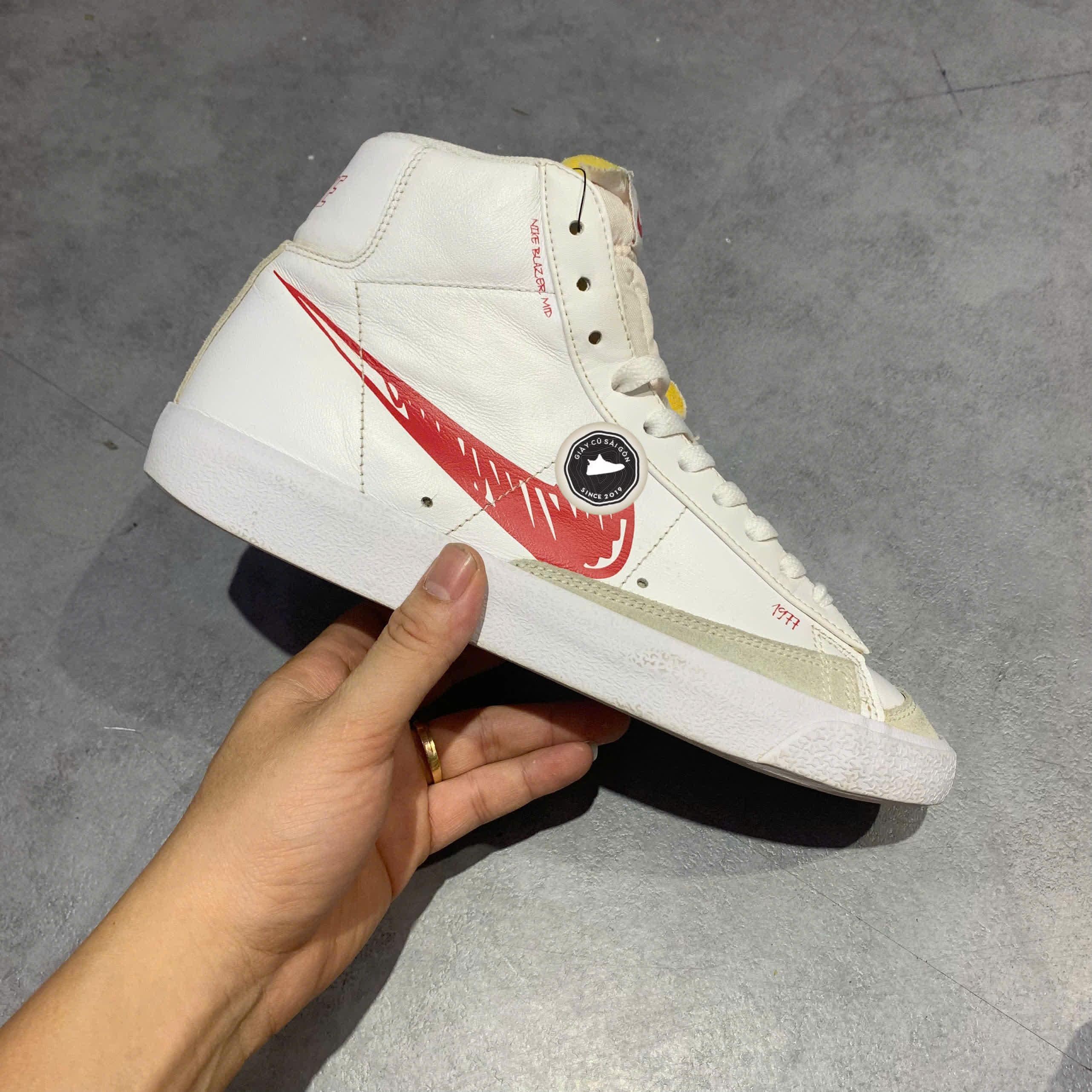 NIKE BLAZER MID '77 VINTAGE WHITE BLACK – CW7580-100 – GIÀY 2HAND