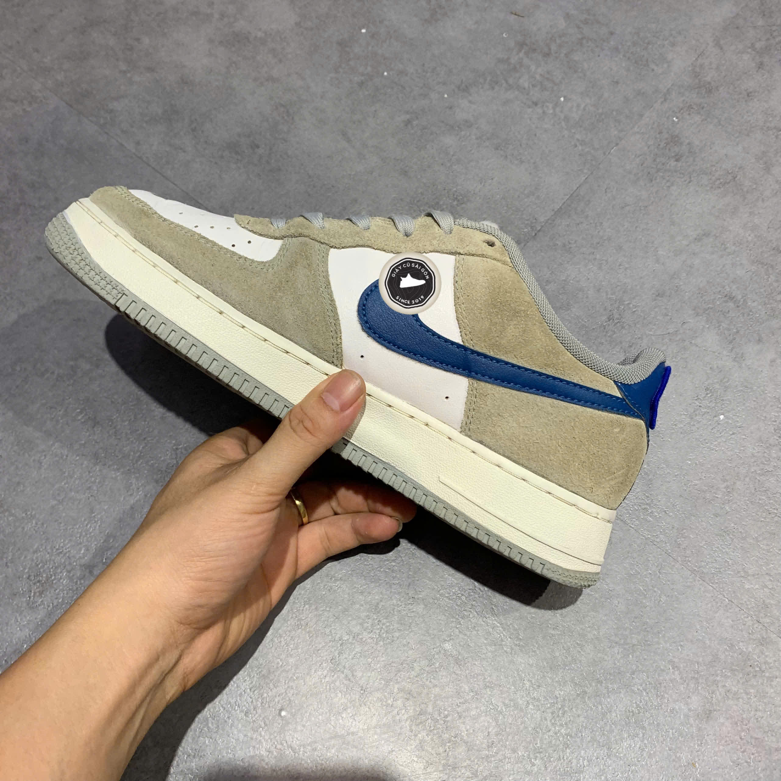NIKE AIR FORCE 1 LV8 'ATHLETIC CLUB' – DH9597 001 – GIÀY 2HAND CHÍNH HÃNG