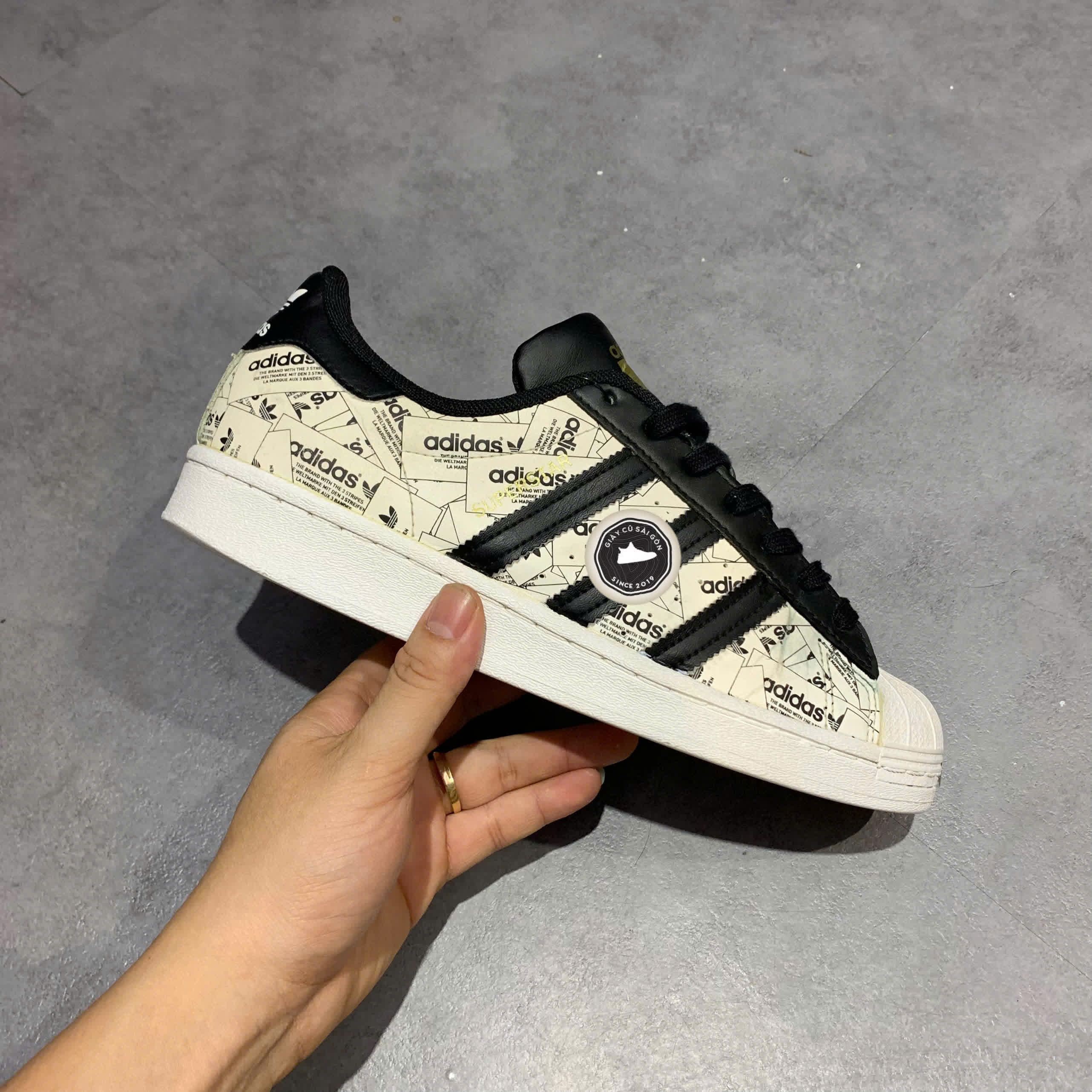 ADIDAS SUPERSTAR ‘WHITE GREEN HEEL TAB’ FV2819 – GIÀY 2HAND