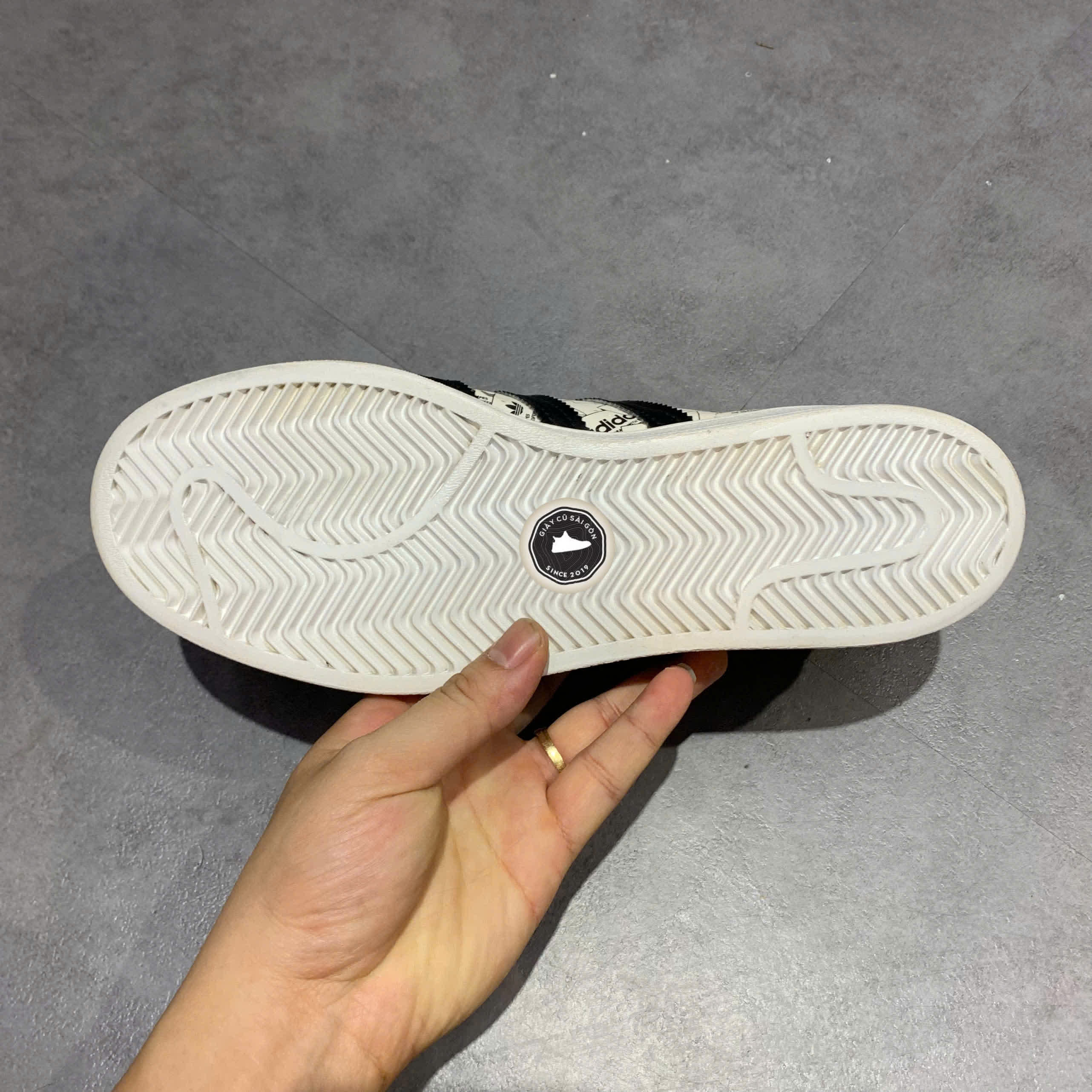 ADIDAS SUPERSTAR ‘WHITE GREEN HEEL TAB’ FV2819 – GIÀY 2HAND