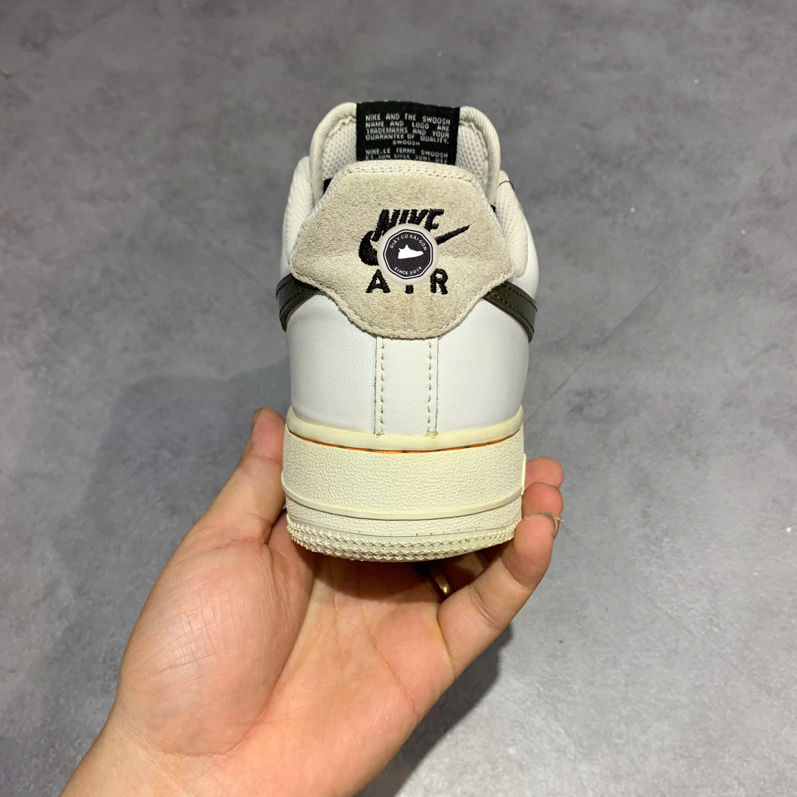 NIKE AIR FORCE 1 LOW ‘X’S AND O’S’ FN8892-191 – GIÀY 2HAND