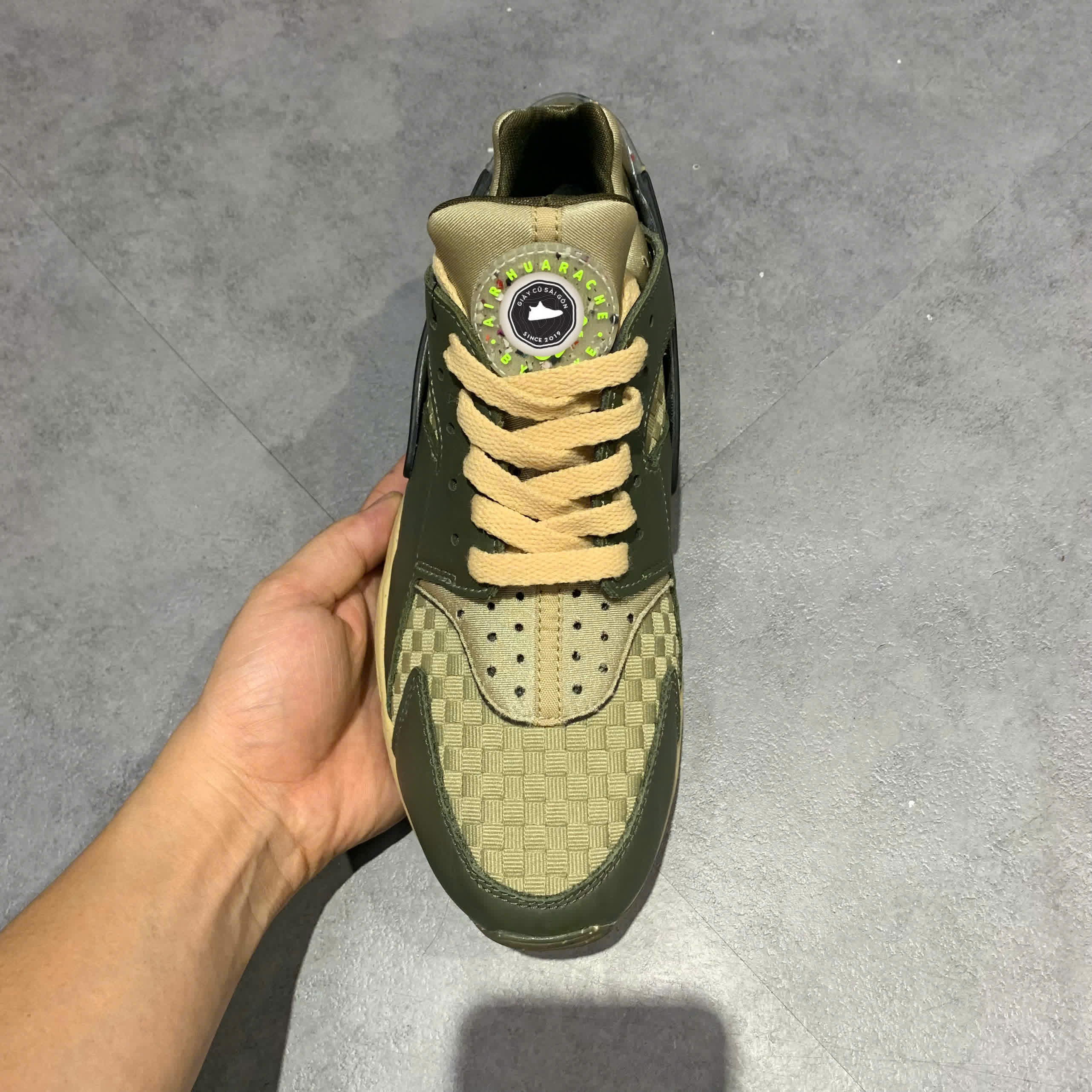 NIKE AIR HUARACHE CRATER PREMIUM ‘CARGO KHAKI’ DM0863-300 – GIÀY 2HAND