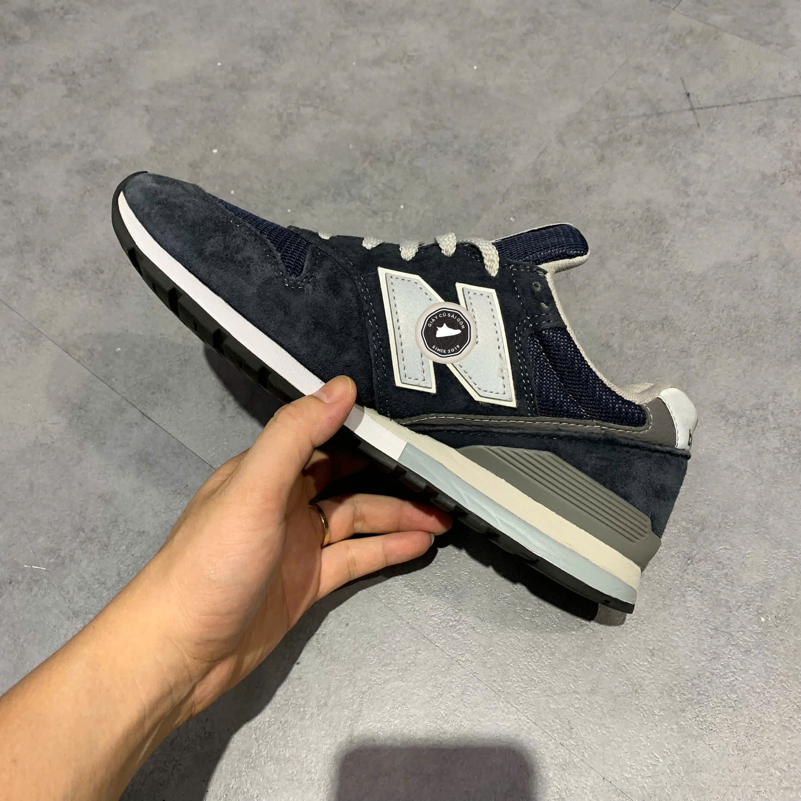 NEW BALANCE 996 ‘NAVY GREY’ – CM996BN SIZE 42 – GIÀY 2HAND CHÍNH HÃNG PVN18585